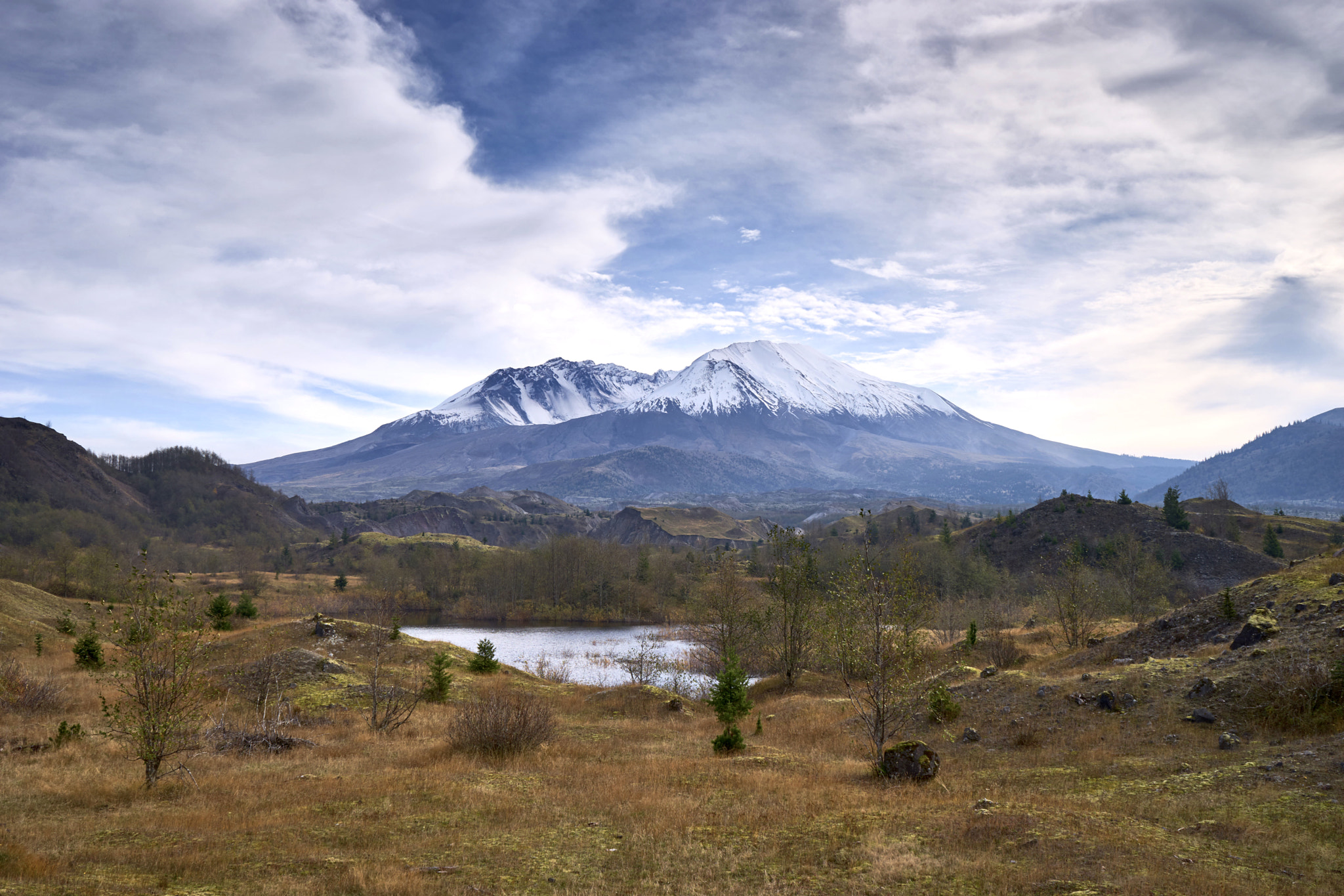 Sony FE 28-70mm F3.5-5.6 OSS sample photo. Hummocks in front of mt. st. helens photography