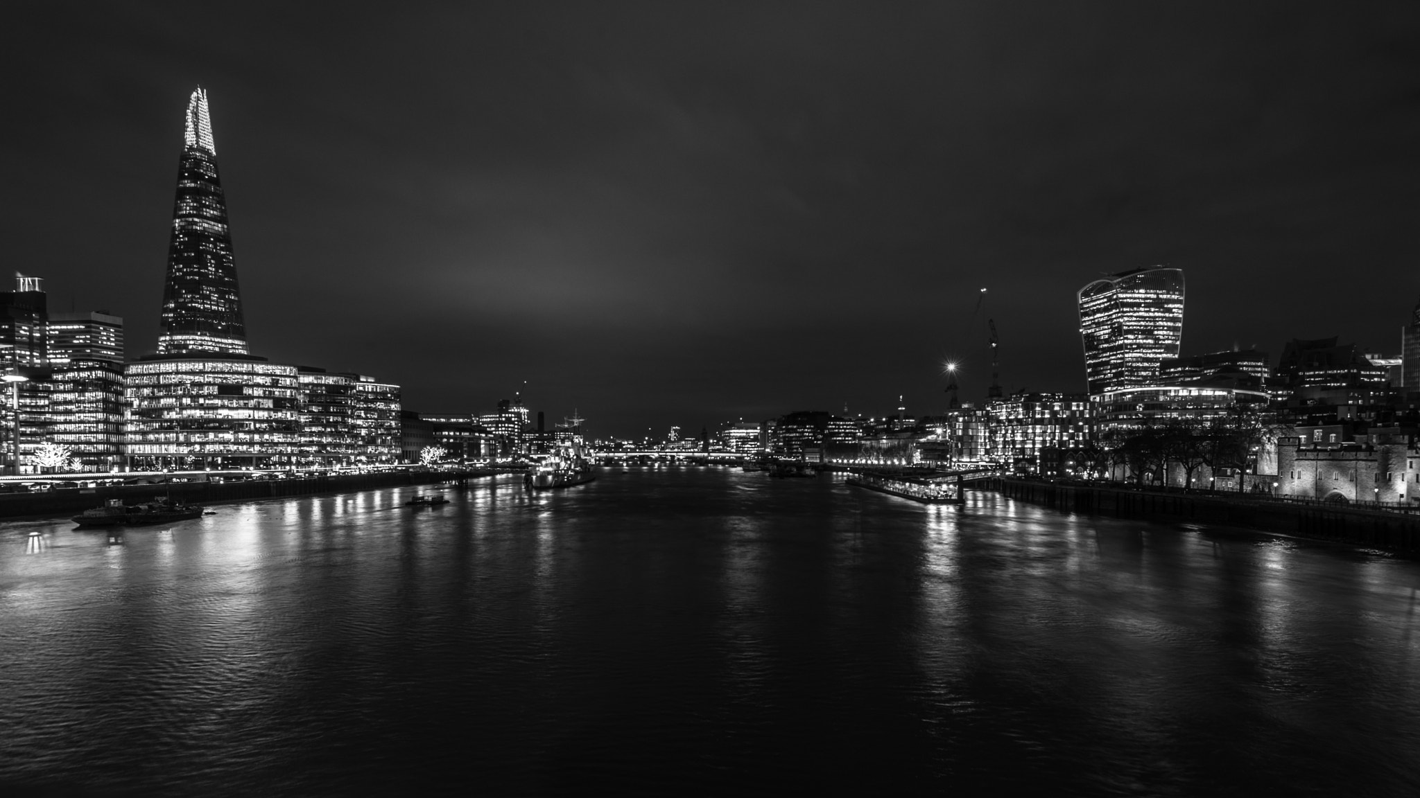 Nikon AF-S Nikkor 17-35mm F2.8D ED-IF sample photo. London photography