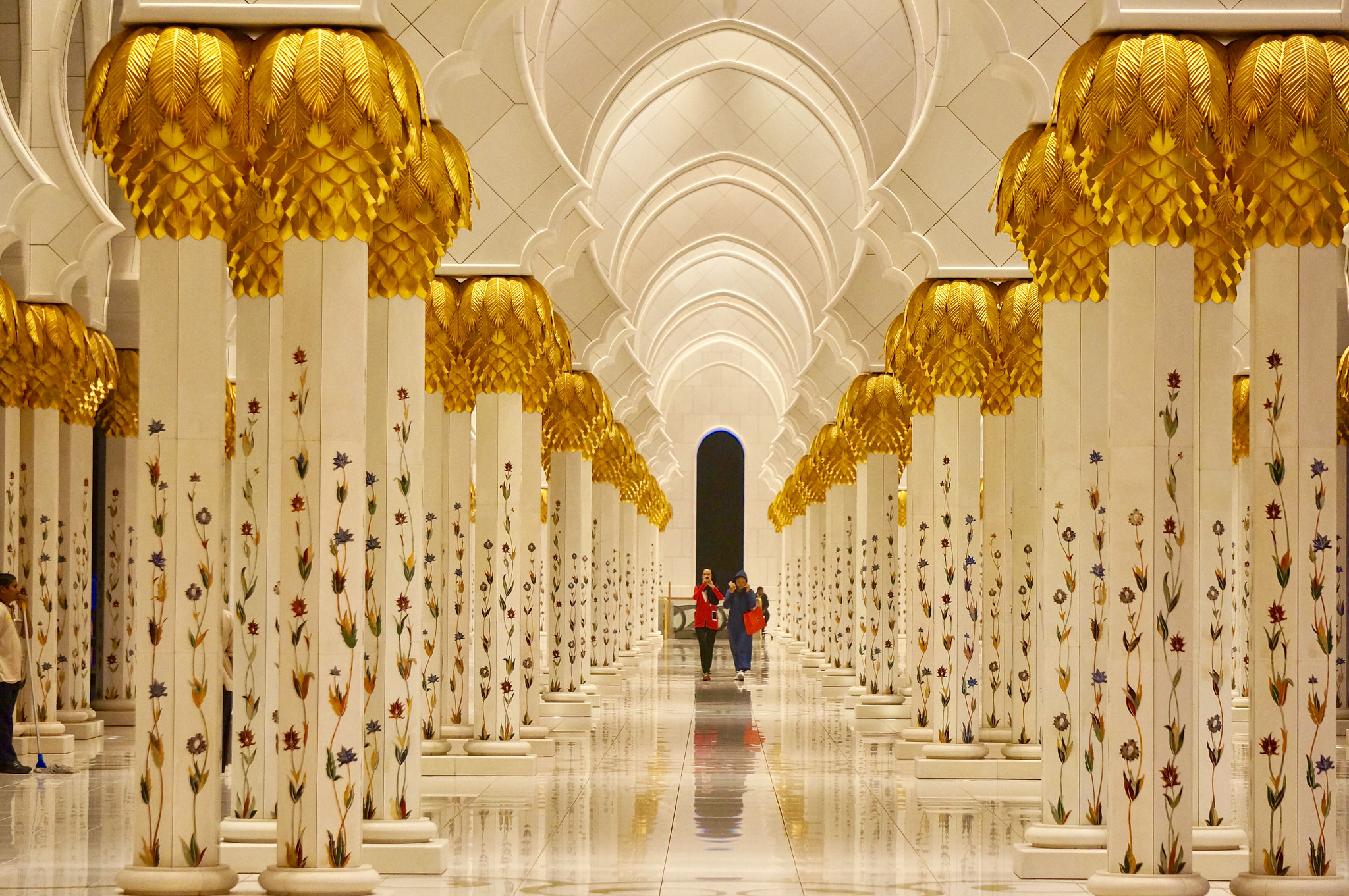Sony E 55-210mm F4.5-6.3 OSS sample photo. Abu dhabi great mosque photography