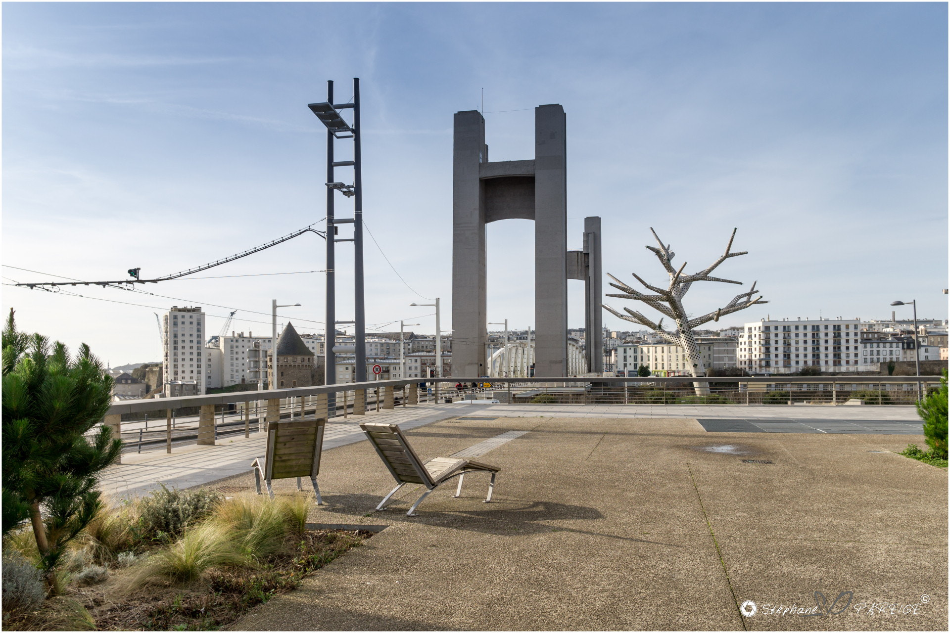 Sigma 19mm F2.8 EX DN sample photo. Pont de la recouvrance photography