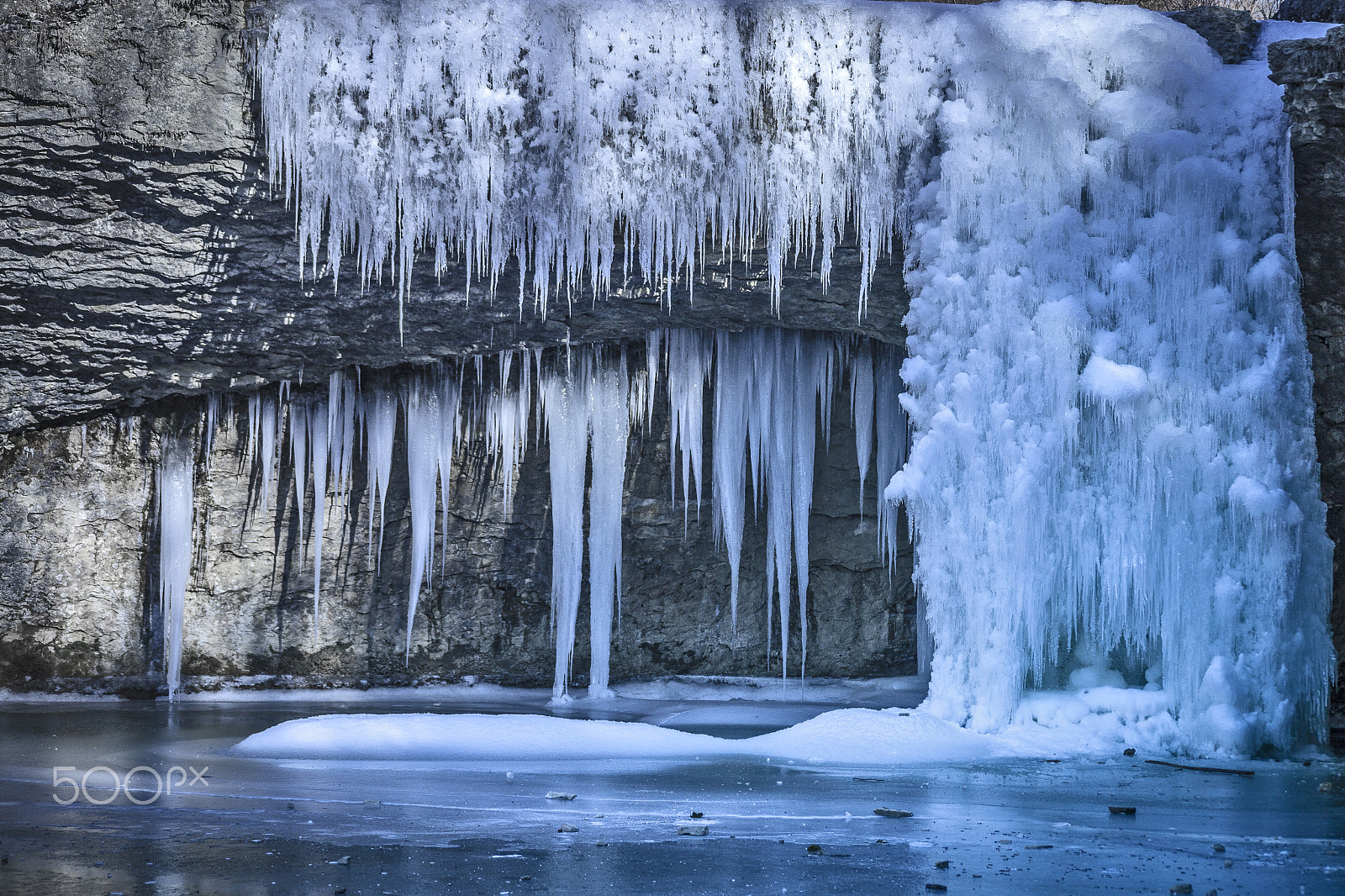 Canon EF 100-300mm F4.5-5.6 USM sample photo. Frozen waterfall - pazin photography