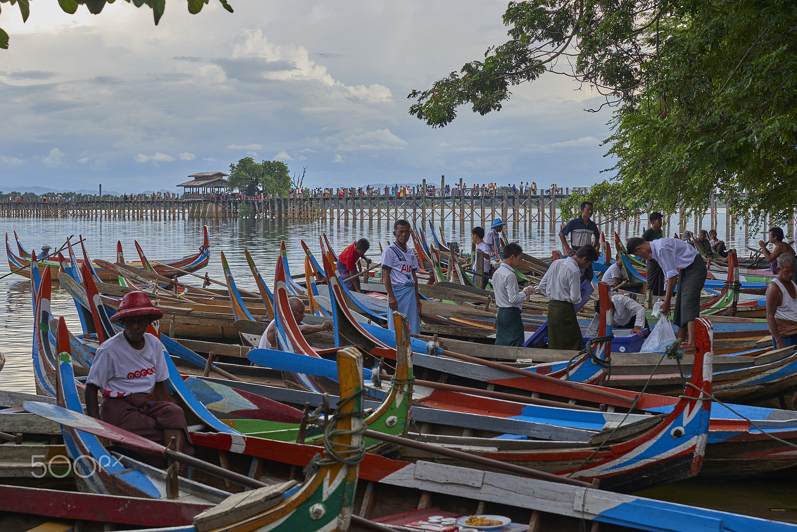 Nikon D800 sample photo. Tourist boats waiting for customers photography