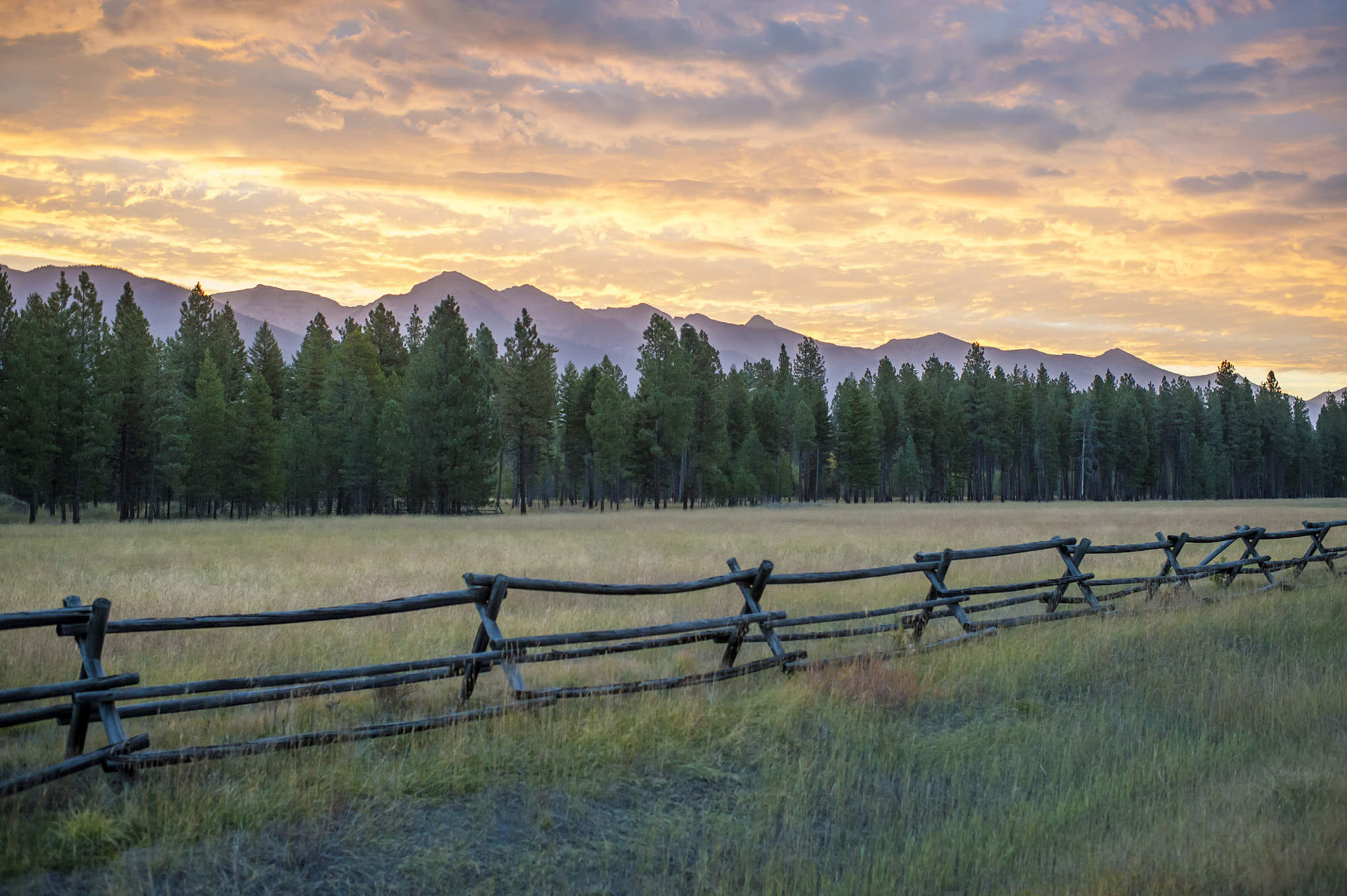 Nikon D3 + Nikon AF-S Nikkor 35mm F1.4G sample photo. Mountain sunrise photography