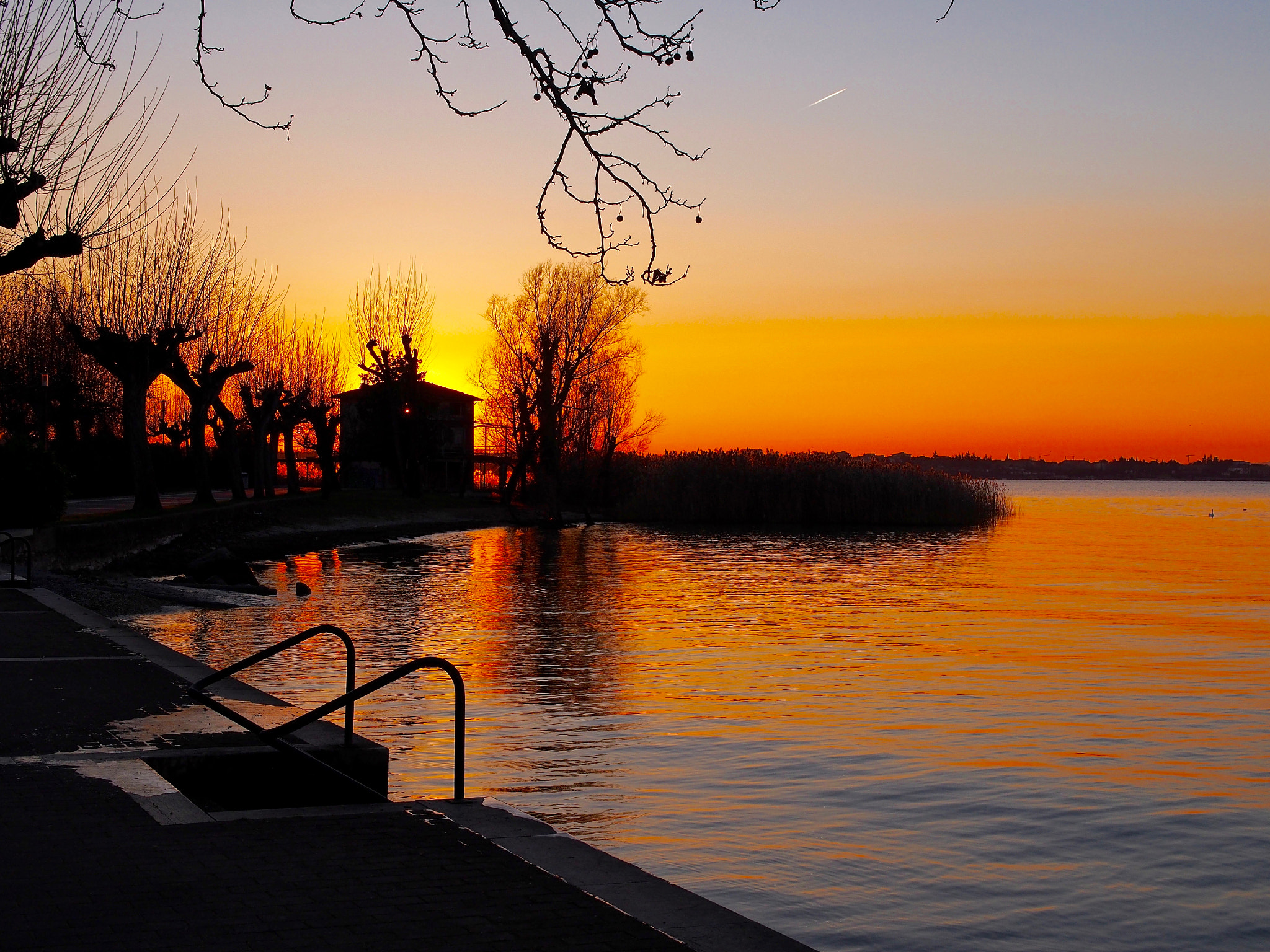Panasonic Leica DG Summilux 25mm F1.4 II ASPH sample photo. Sunset photography