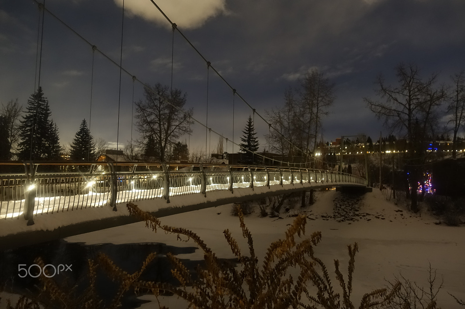 Minolta AF 28-85mm F3.5-4.5 New sample photo. Cold night crossing photography