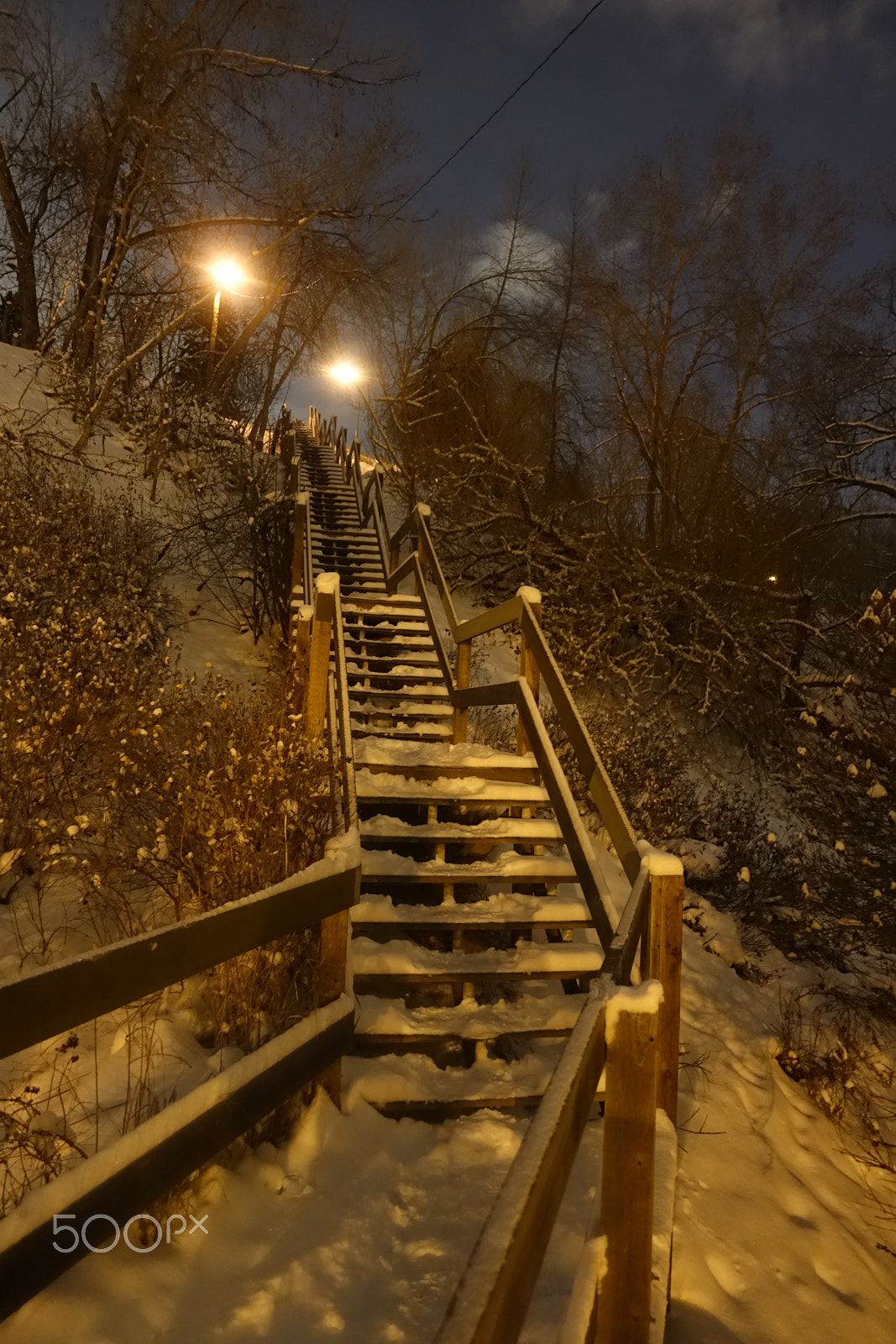 Sony DSC-RX100M5 sample photo. Cold night crossing photography