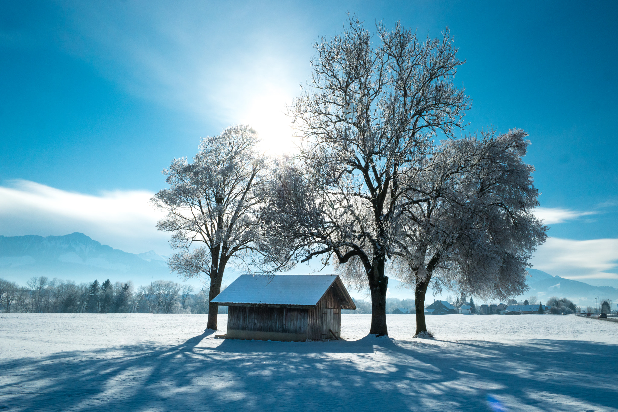 Samsung NX 16mm F2.4 Pancake sample photo. House in the snow photography