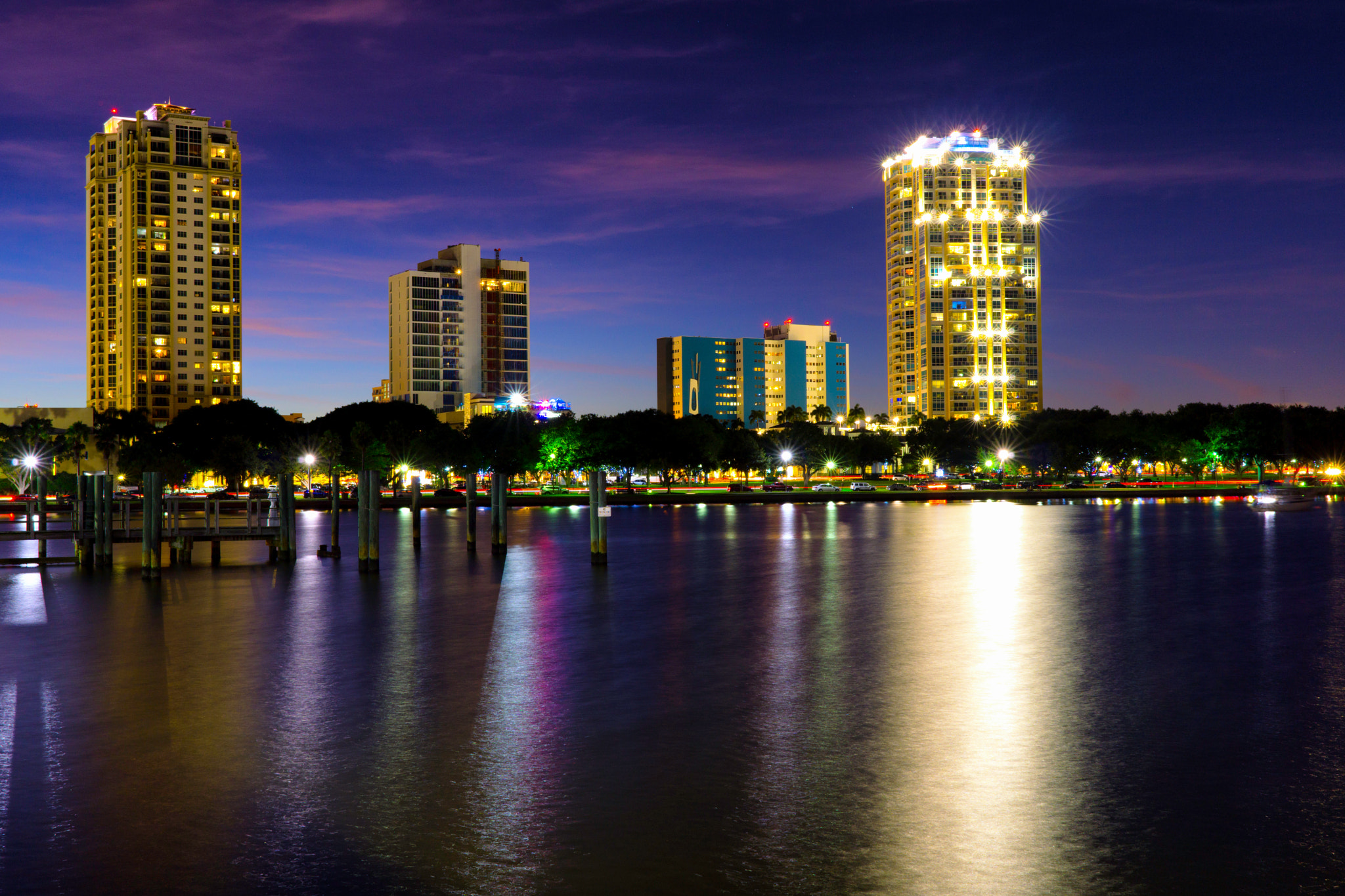 Sony FE 28mm F2 sample photo. The reflect photography