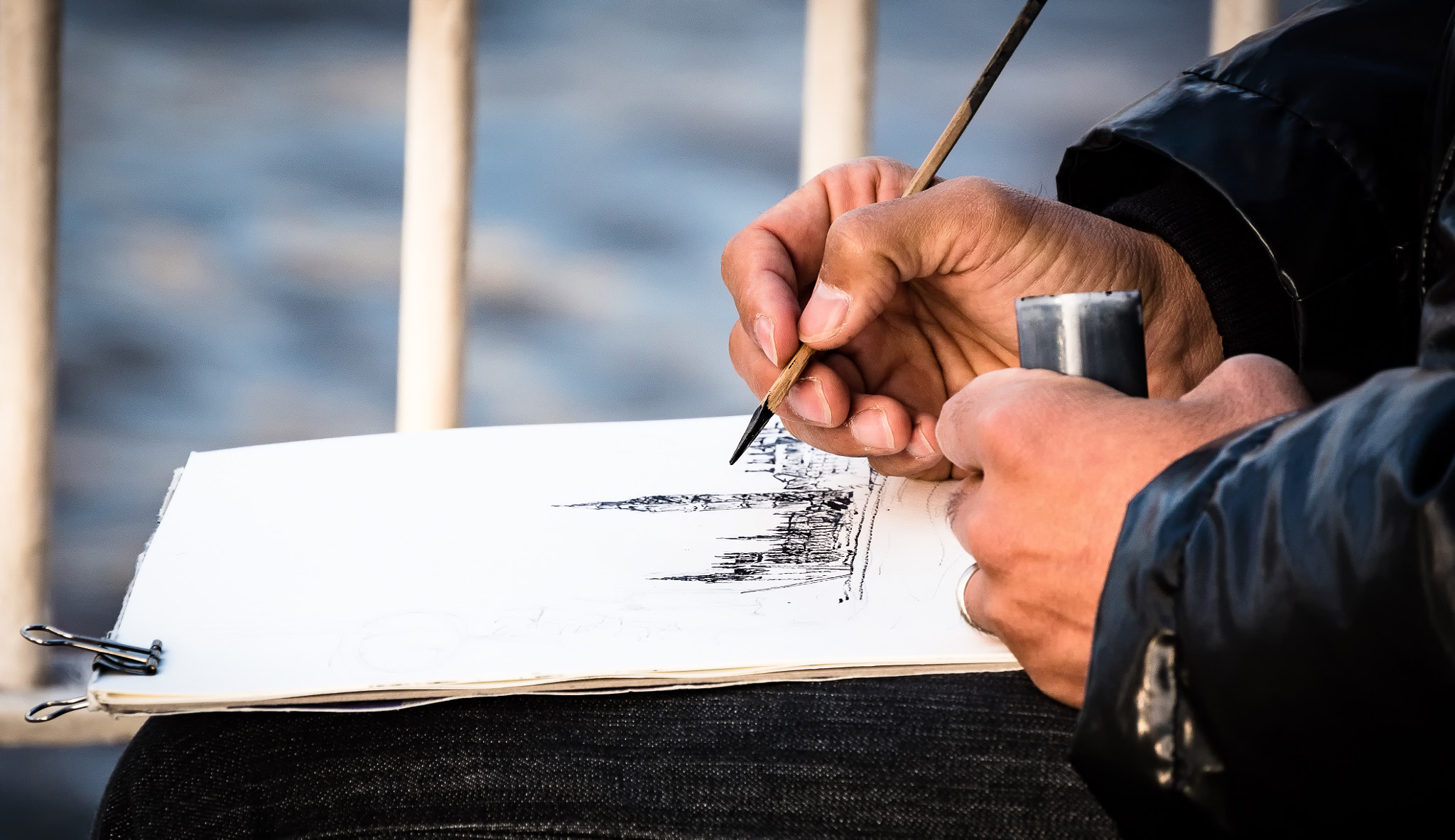 Panasonic Lumix DMC-GH4 sample photo. Street artist photography