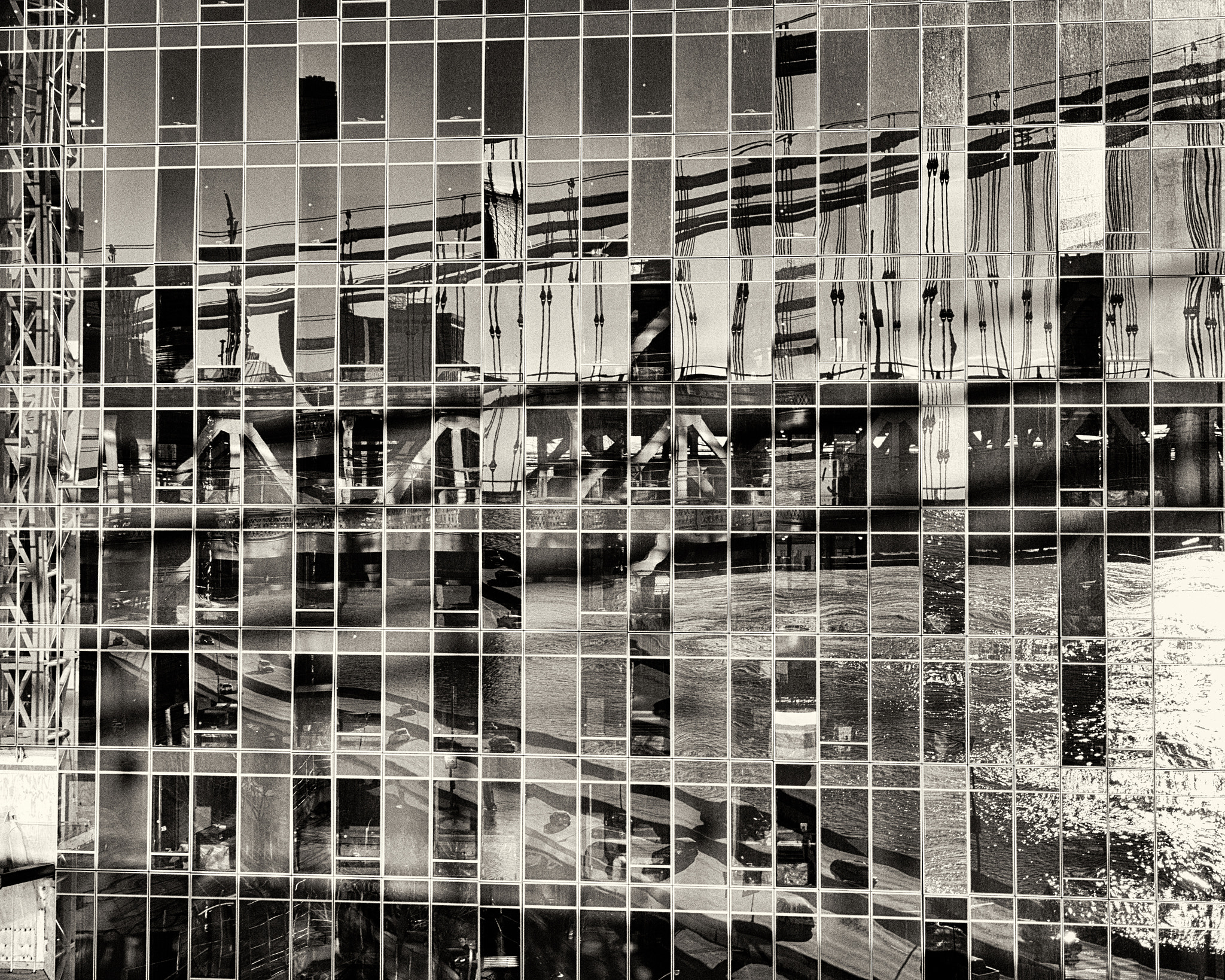 Canon EF 16-35mm F4L IS USM sample photo. Reflecting on the manhattan bridge 1 photography