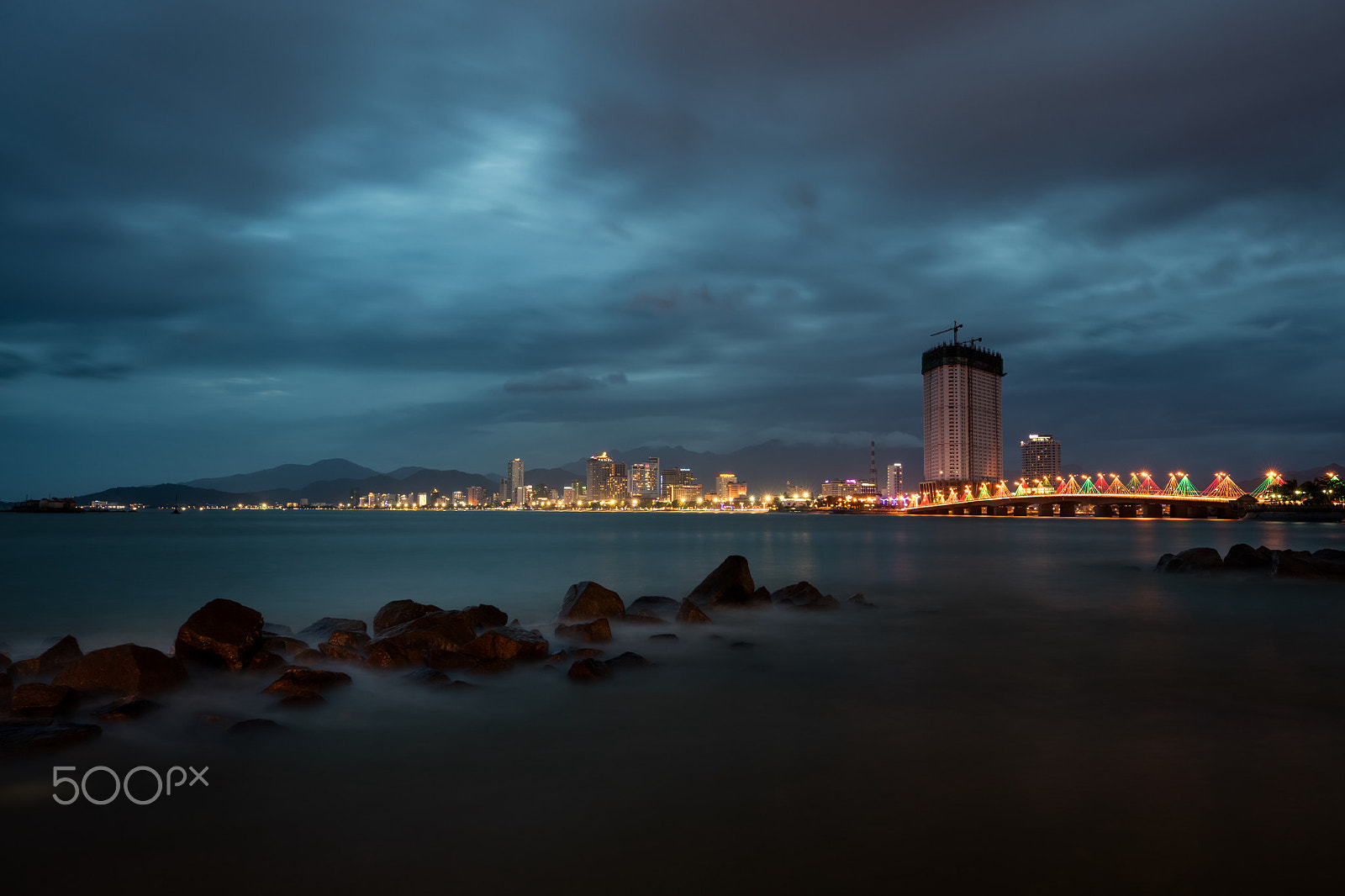 Canon EF 16-35mm F2.8L III USM sample photo. Nha trang by night photography