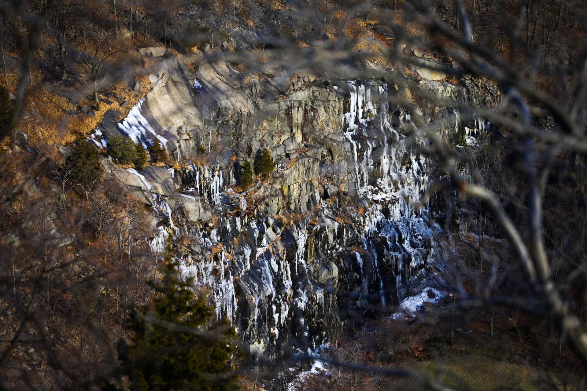 Canon EF 70-200mm F4L USM sample photo. The climb photography