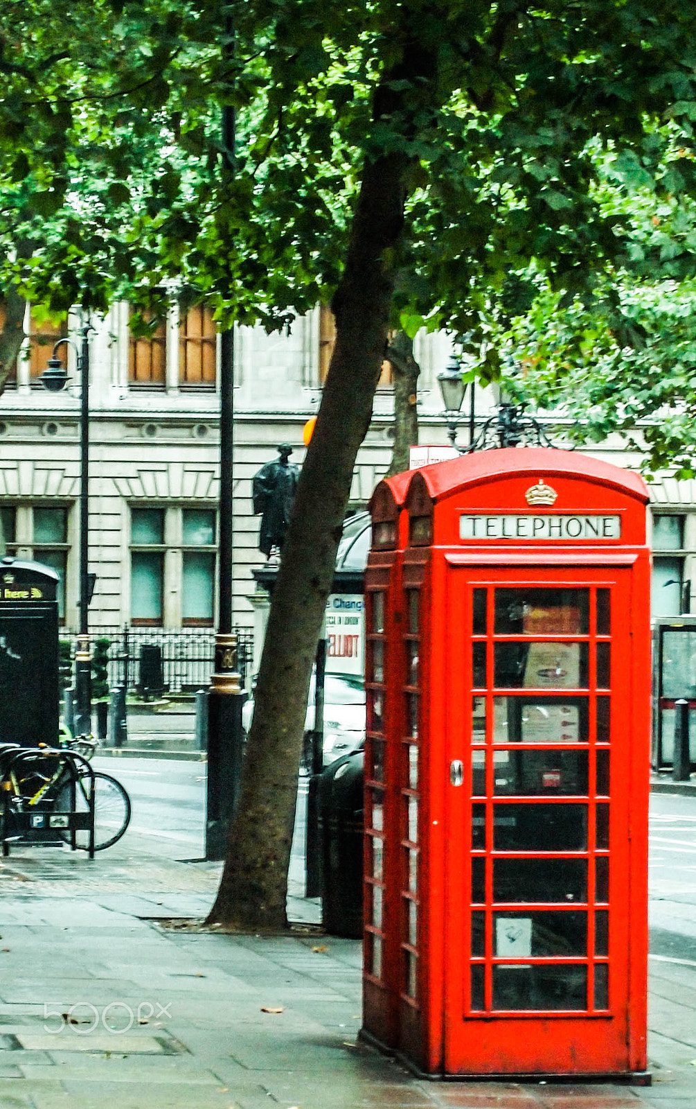 Olympus PEN E-PL1 sample photo. Phone booth photography