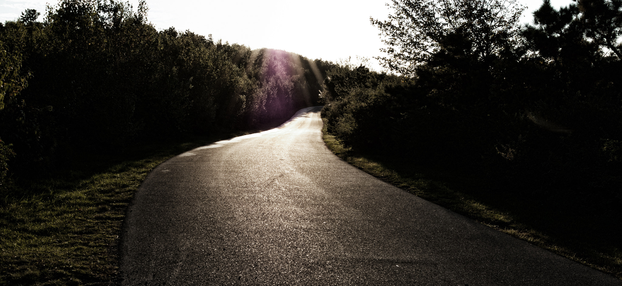 AF Zoom-Nikkor 28-80mm f/3.3-5.6G sample photo. Road photography