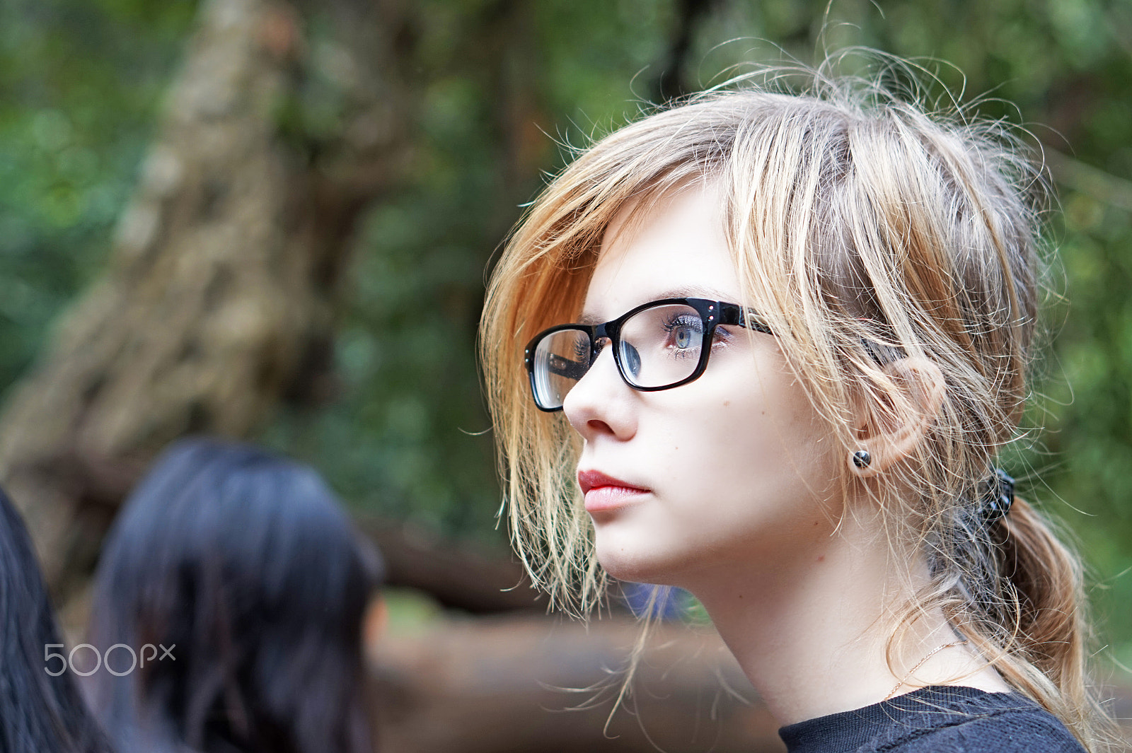 Sony Alpha a5000 (ILCE 5000) + E 50mm F1.8 OSS sample photo. Girl with glasses photography