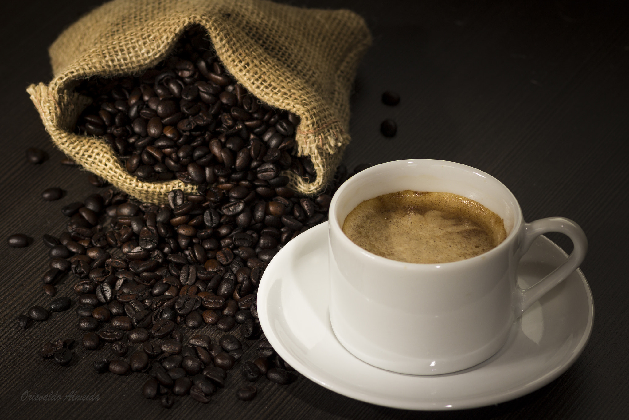 Canon EF 85mm F1.8 USM sample photo. Café photography