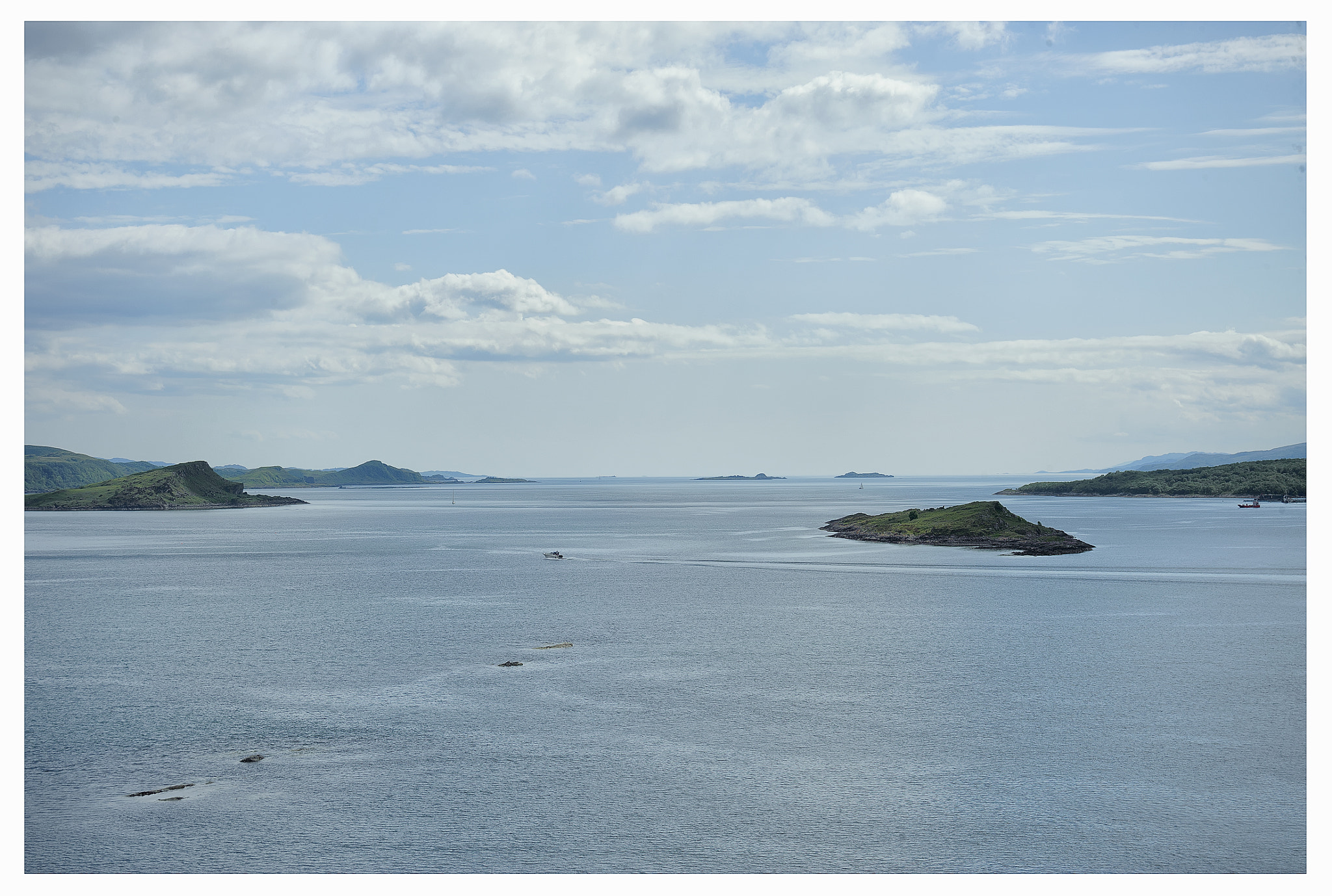 AF Zoom-Nikkor 28-80mm f/3.3-5.6G sample photo. West coast of scotland in may photography