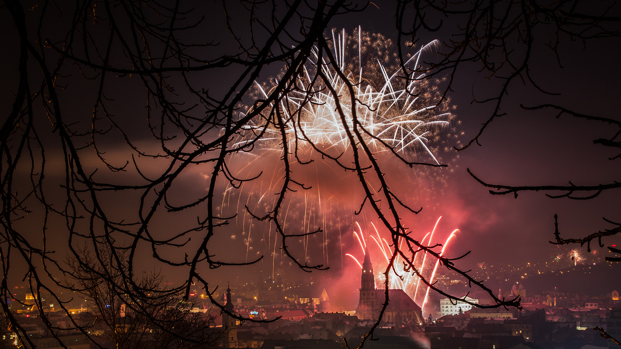 Pentax K20D + Tamron SP AF 17-50mm F2.8 XR Di II LD Aspherical (IF) sample photo. New year's eve fireworks, cluj photography