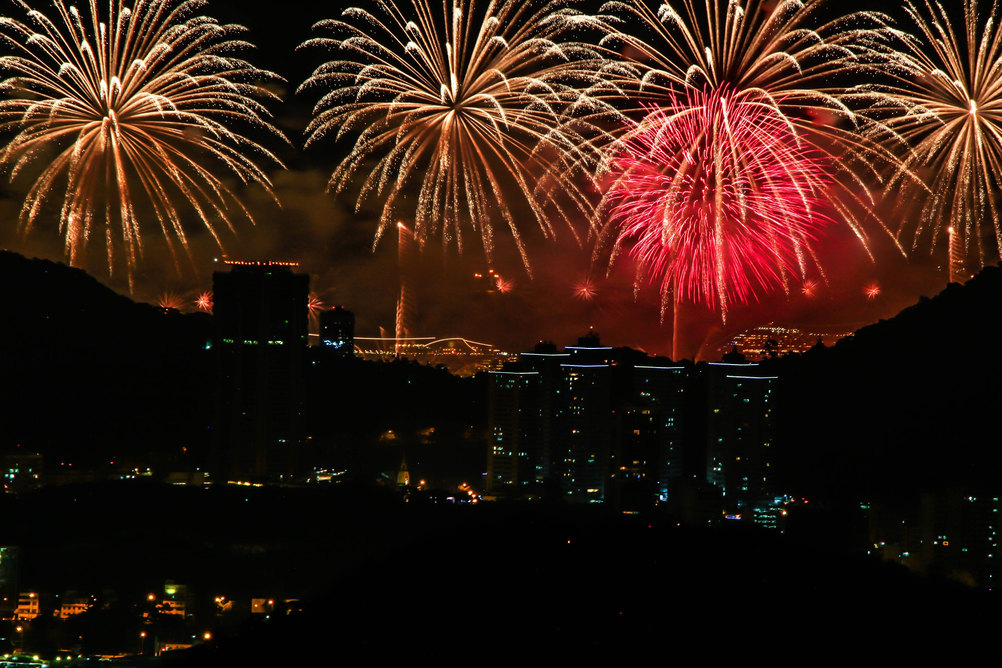 Canon EOS 550D (EOS Rebel T2i / EOS Kiss X4) sample photo. Happy new year photography