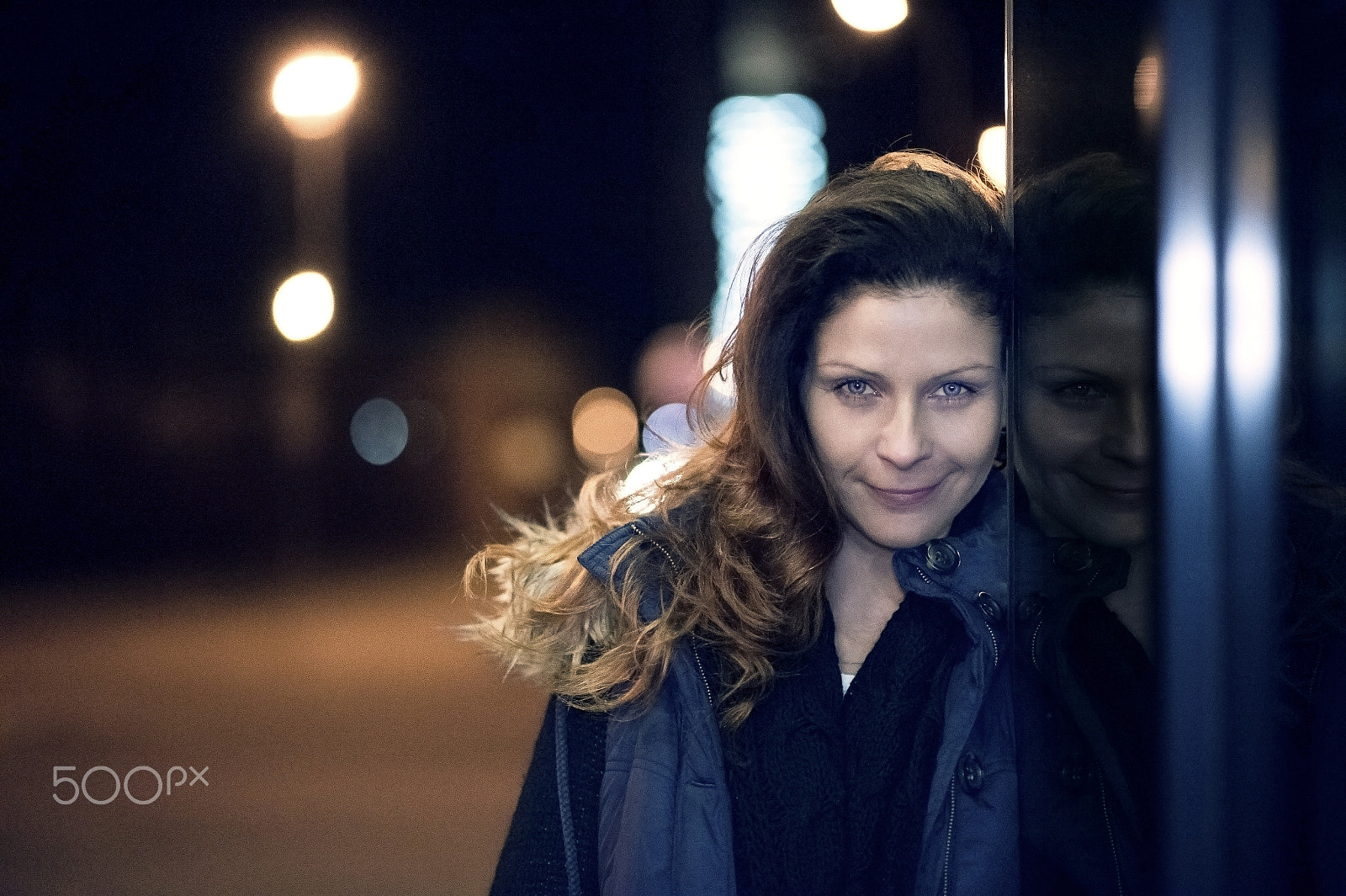 Nikon D4S + Nikon AF-S Nikkor 85mm F1.8G sample photo. Night portrait in the city photography