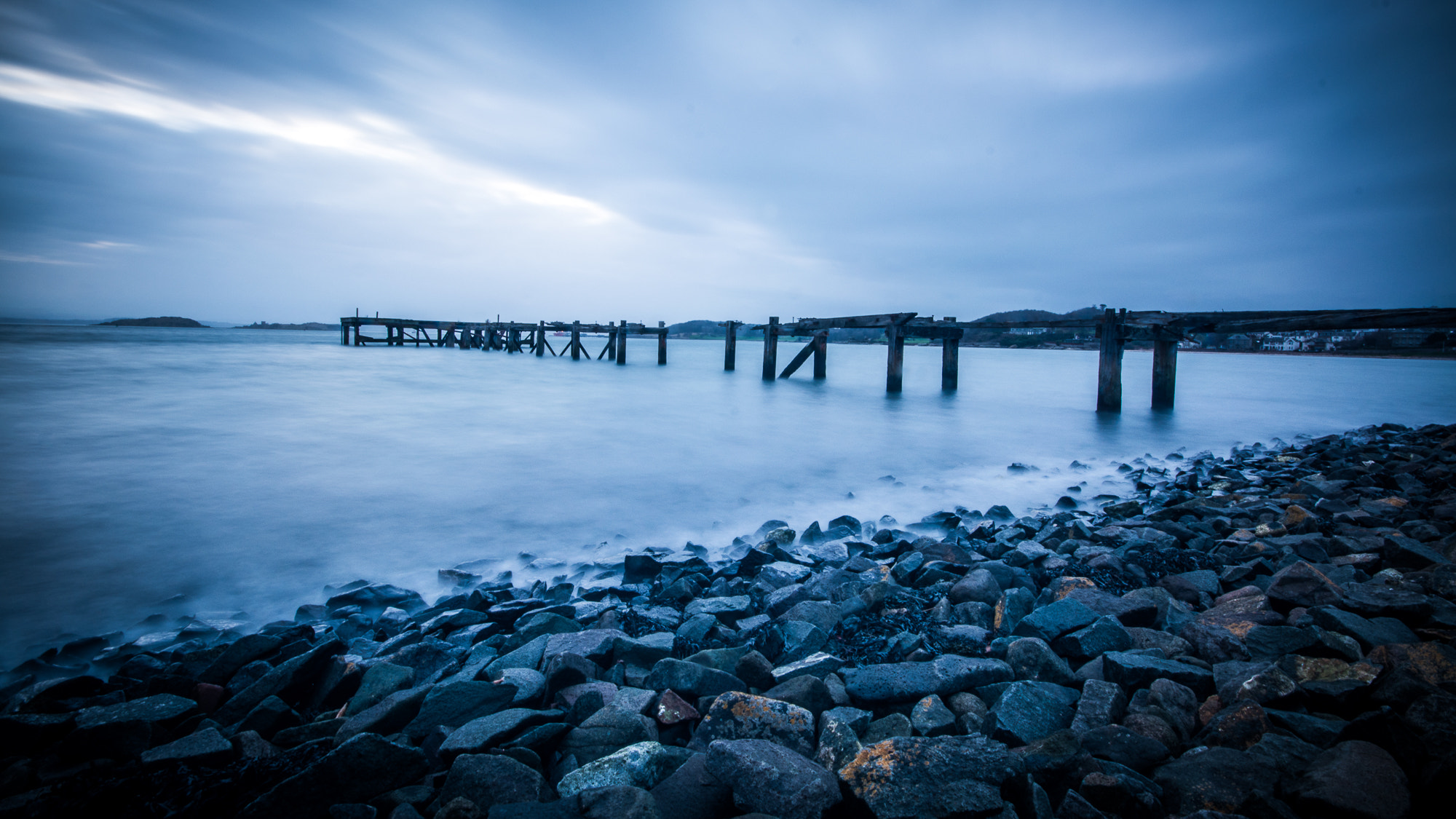 Sigma 10-20mm F4-5.6 EX DC HSM sample photo. Firth of forth near aberdour photography