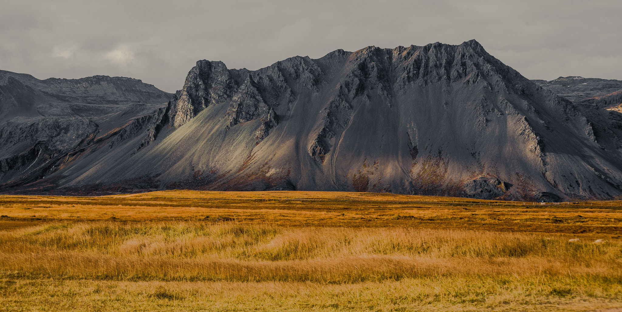 Sigma 70-300mm F4-5.6 APO DG Macro sample photo. Passing amazing mountains in iceland photography