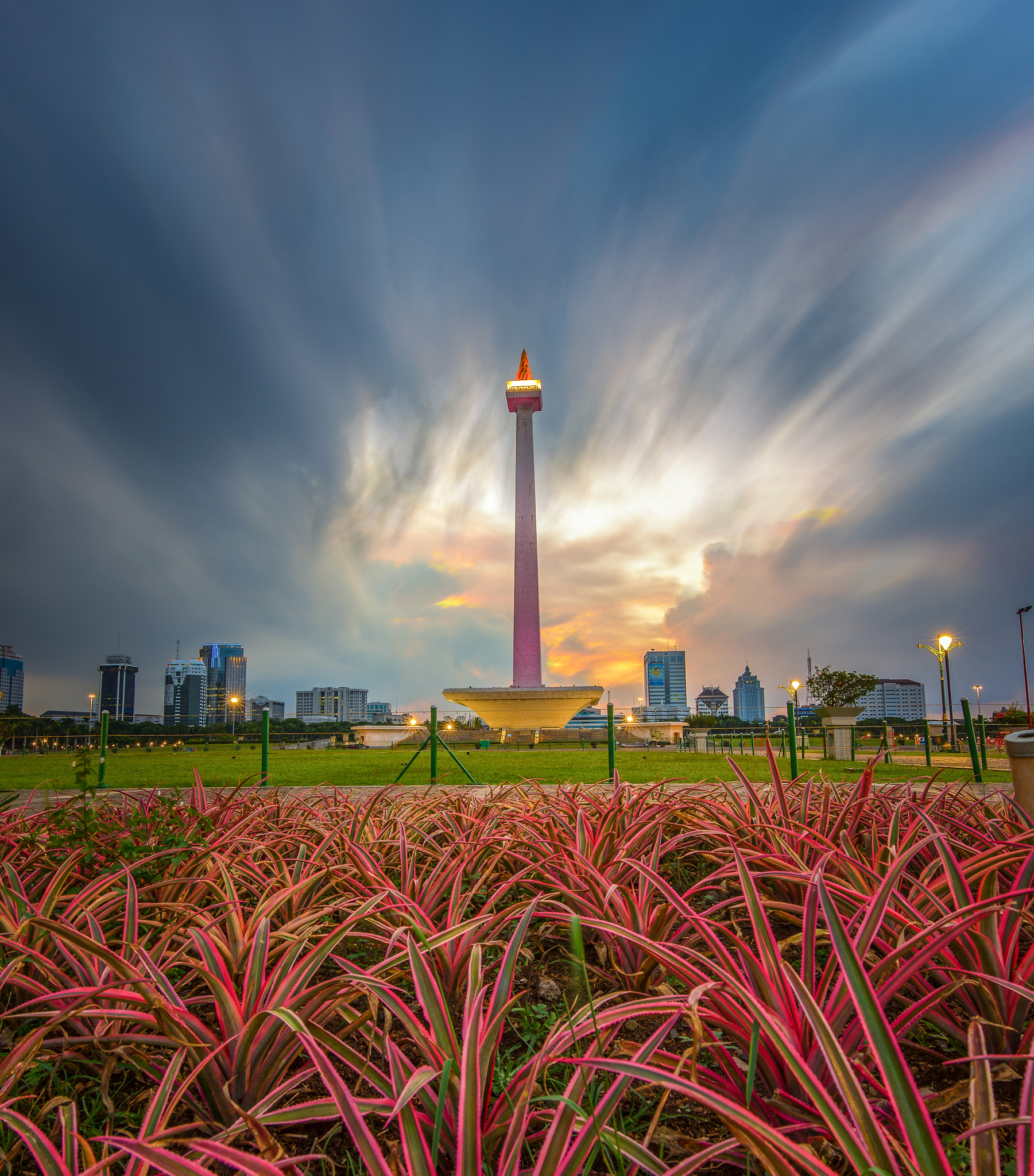 Nikon D600 + Tokina AT-X 17-35mm F4 Pro FX sample photo. Monumen nasional, jakarta indonesia photography