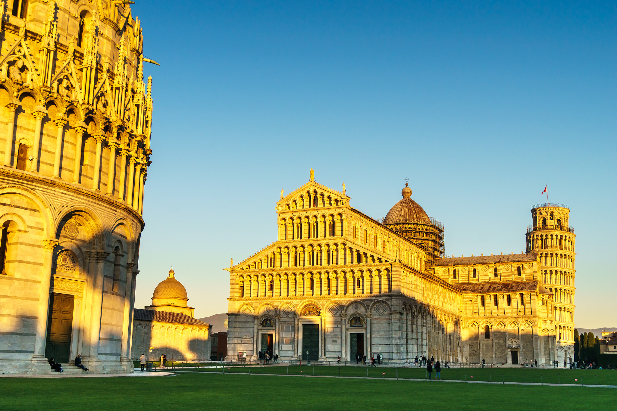 Sony ILCA-77M2 + Sigma 17-70mm F2.8-4.5 (D) sample photo. Piazza del duomo during sunset photography