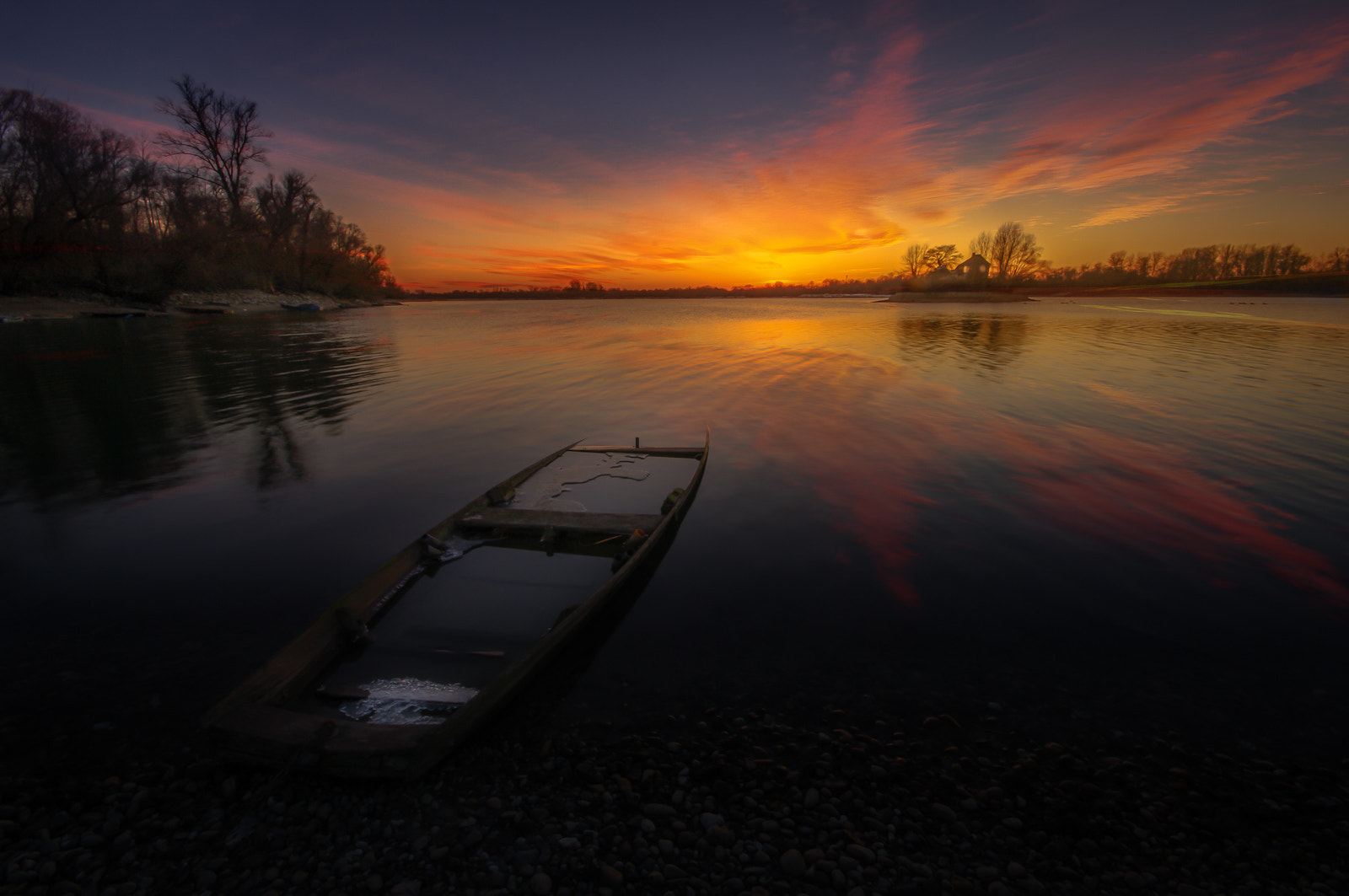 Sigma AF 10-20mm F4-5.6 EX DC sample photo. Lost in the mood photography