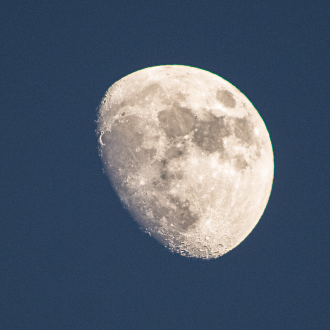 Pentax K-70 + Pentax smc DA 55-300mm F4.0-5.8 ED sample photo. Moon photography