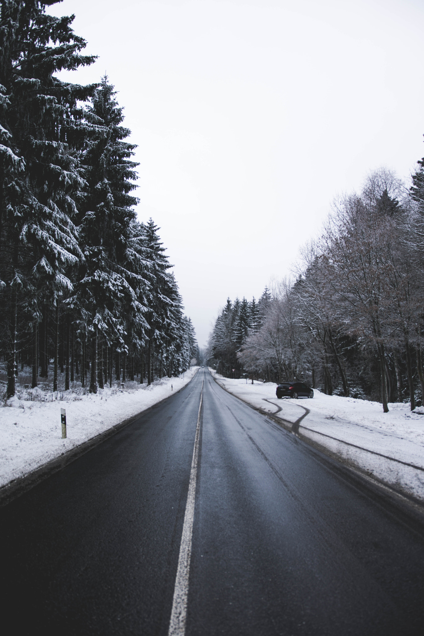 Nikon D5300 + Sigma 18-35mm F1.8 DC HSM Art sample photo. Snowy road photography
