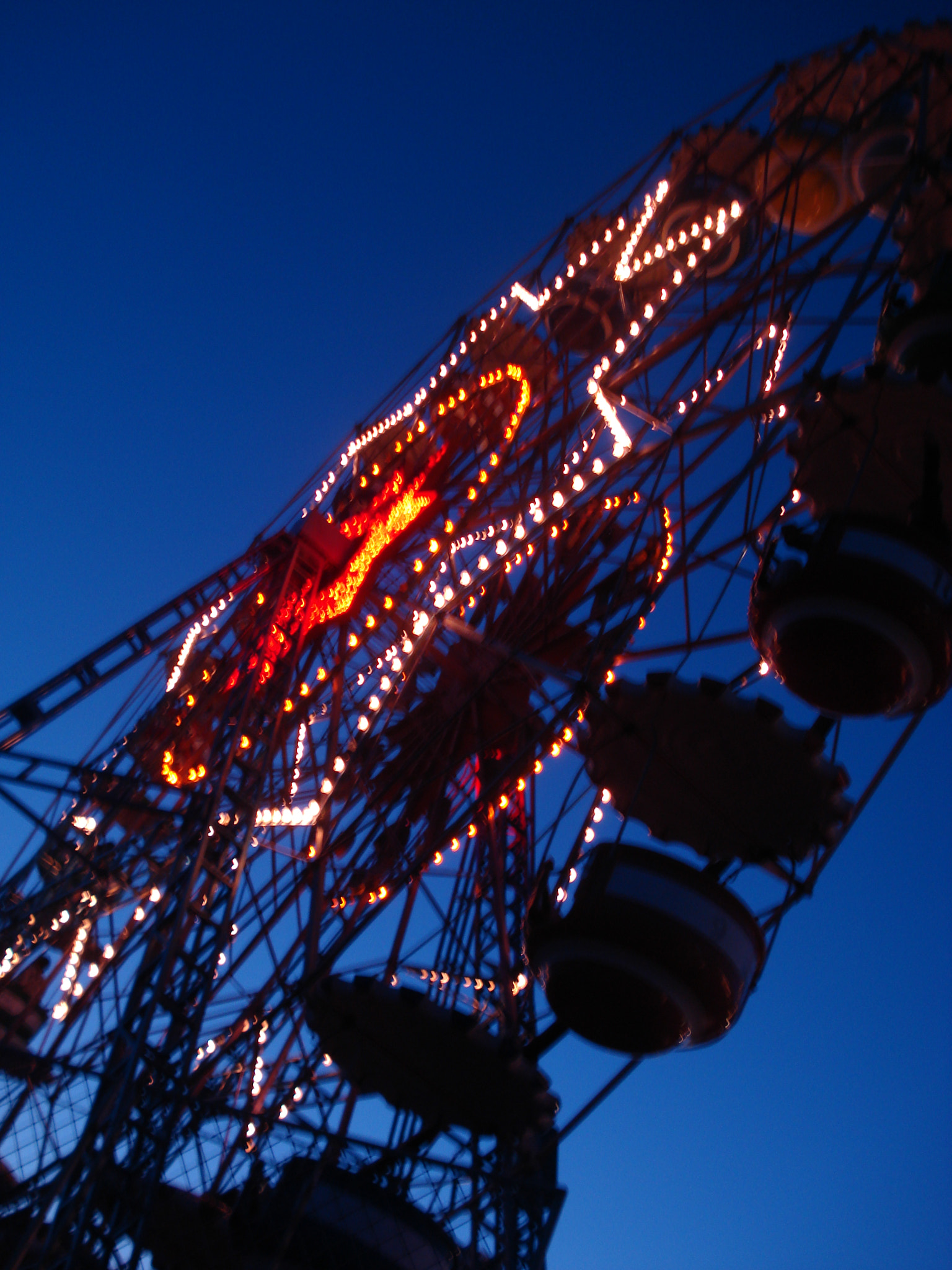 Sony DSC-W35 sample photo. Tibidabo en barcelona photography