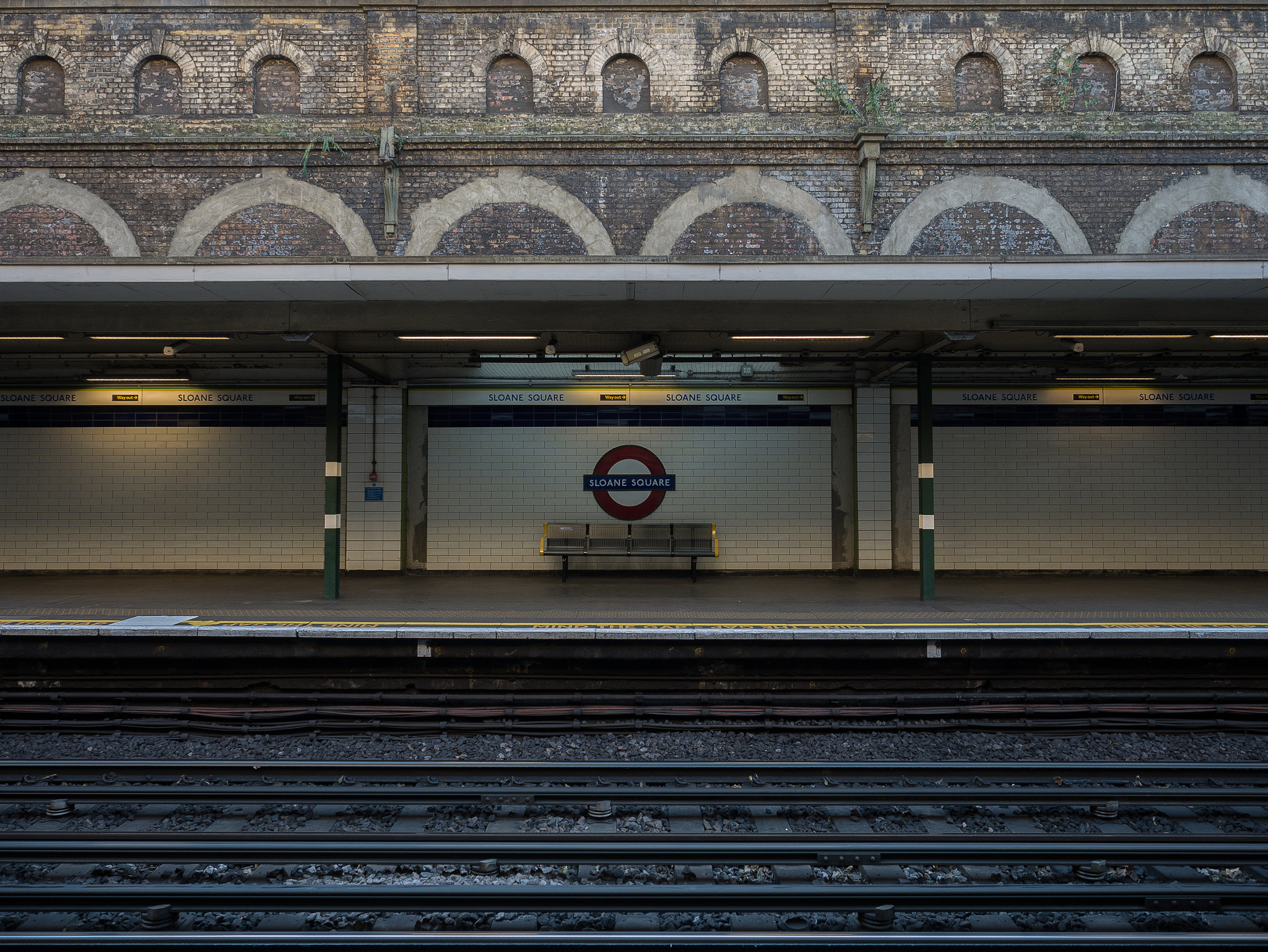 Panasonic Lumix DMC-GX7 + Olympus M.Zuiko Digital ED 12-40mm F2.8 Pro sample photo. Tube station photography