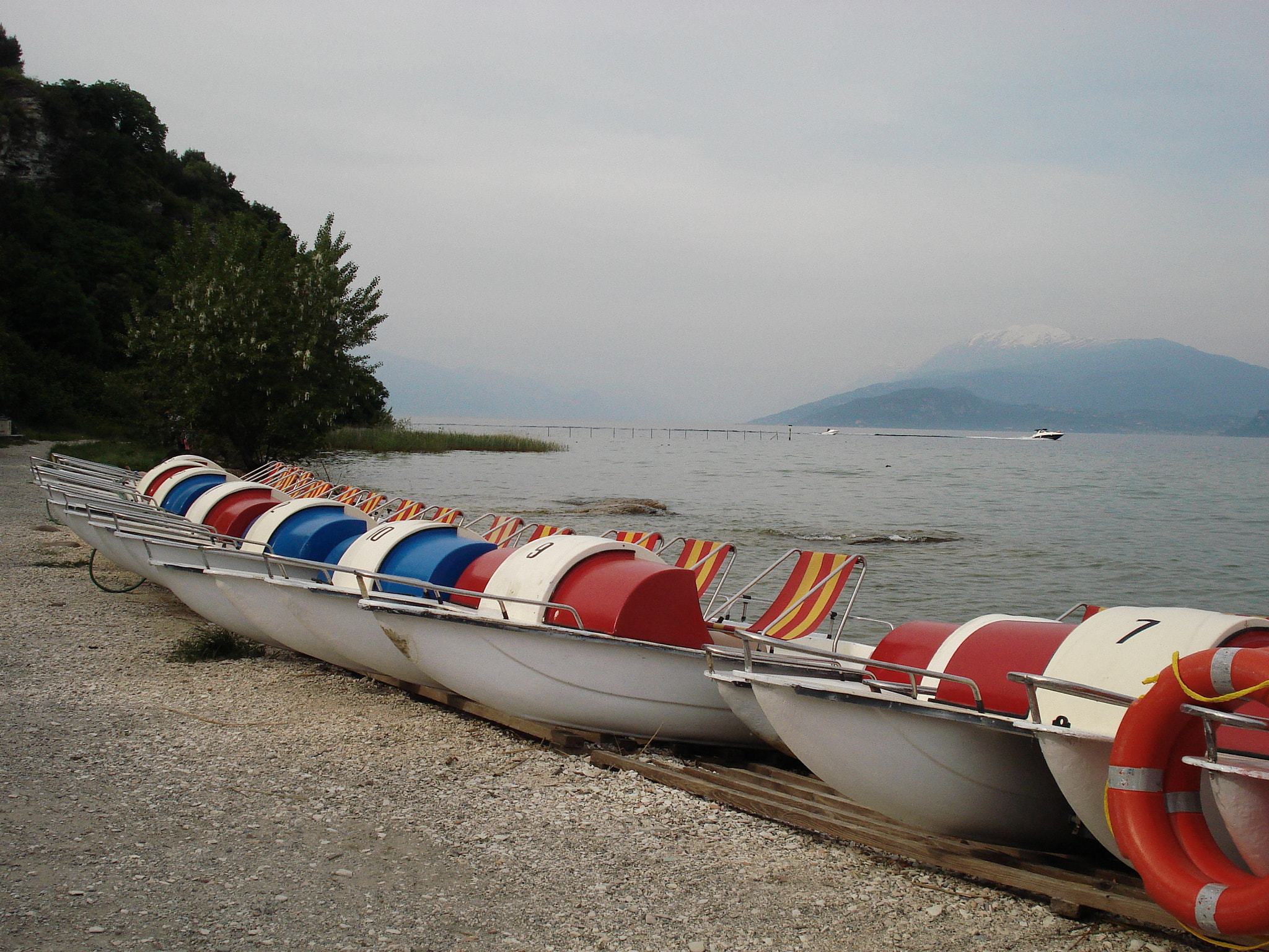 Sony DSC-W35 sample photo. Malcesine on the fog photography