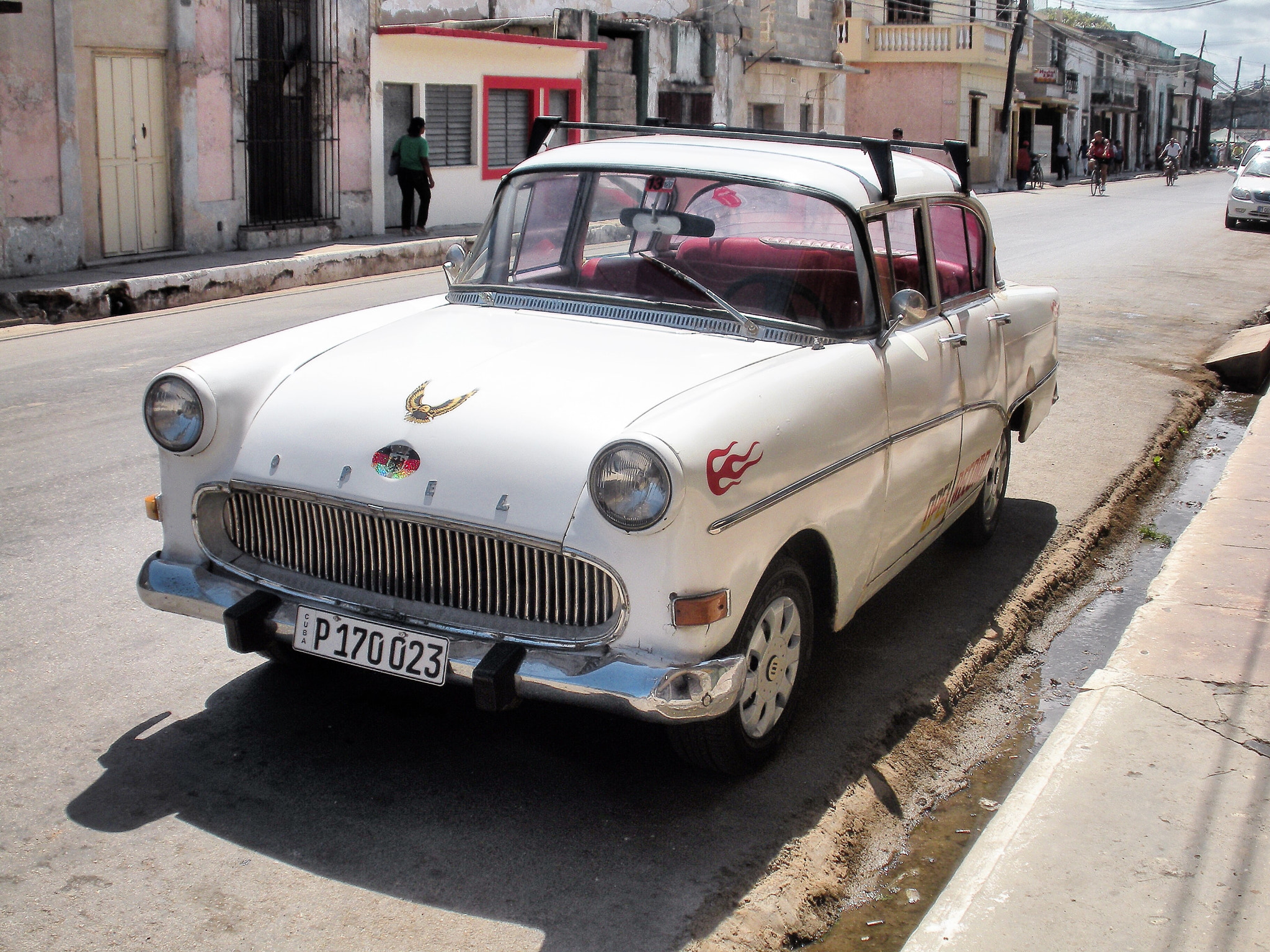 Nikon Coolpix S560 sample photo. Old car cardenas street,cuba photography