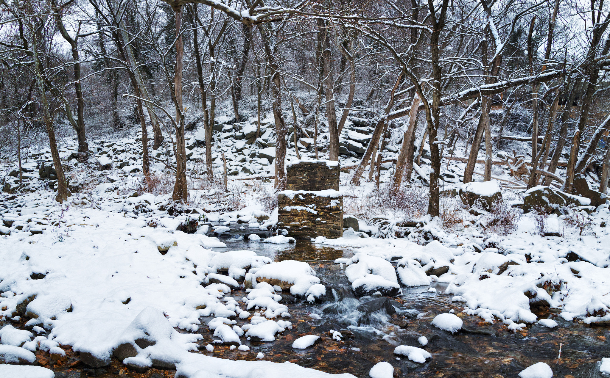 Sigma 18-50mm f/2.8 Macro sample photo. Chain bridge winter photography
