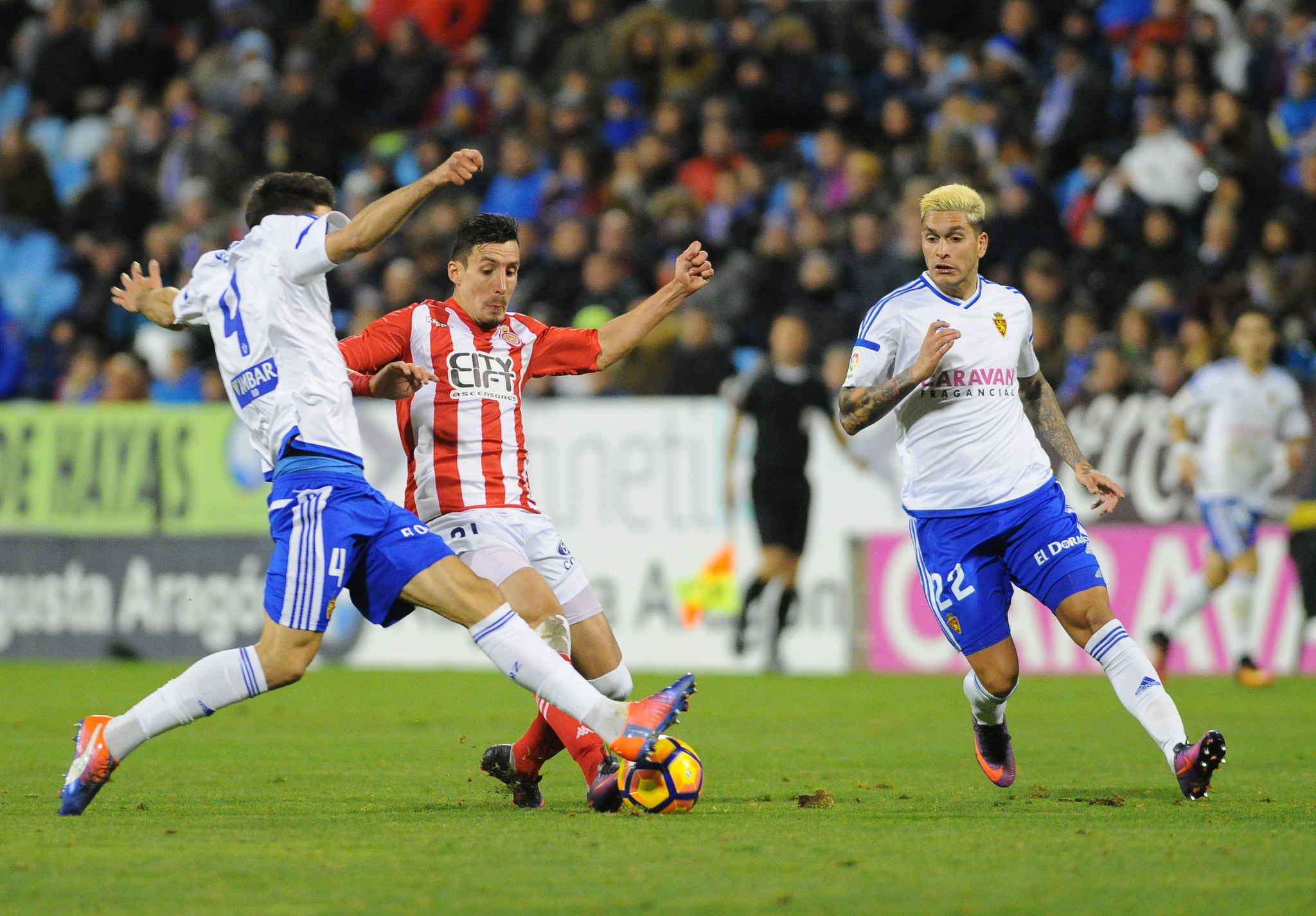 Nikon D300 + Nikon AF-S Nikkor 300mm F2.8G ED-IF VR sample photo. Real zaragoza vs girona photography