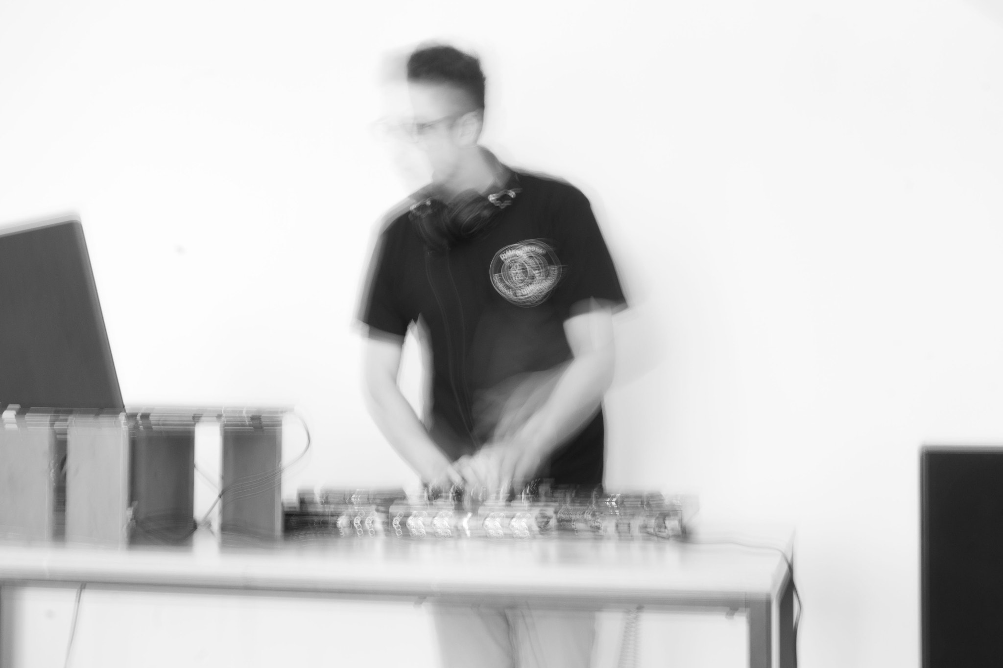 Sony Alpha DSLR-A500 + Sony DT 18-55mm F3.5-5.6 SAM sample photo. Dj moose at work photography