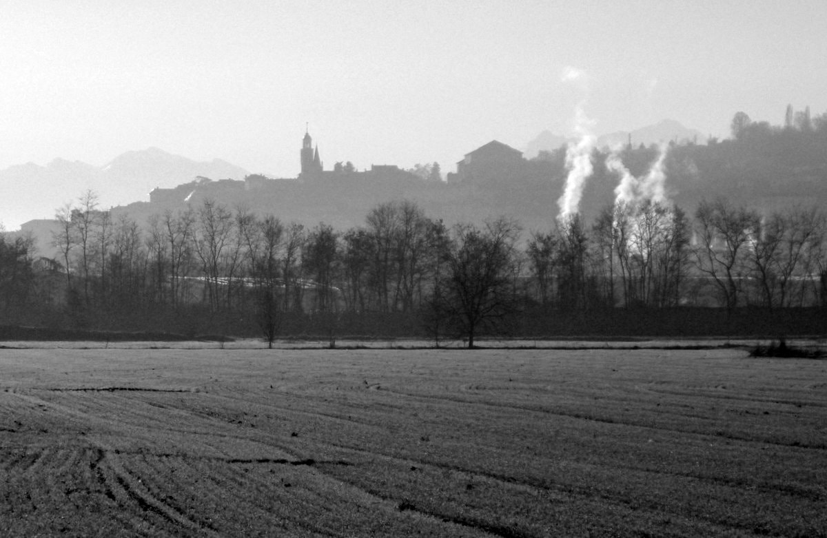 Tamron AF 18-200mm F3.5-6.3 XR Di II LD Aspherical (IF) Macro sample photo. Saluzzo, winter time photography
