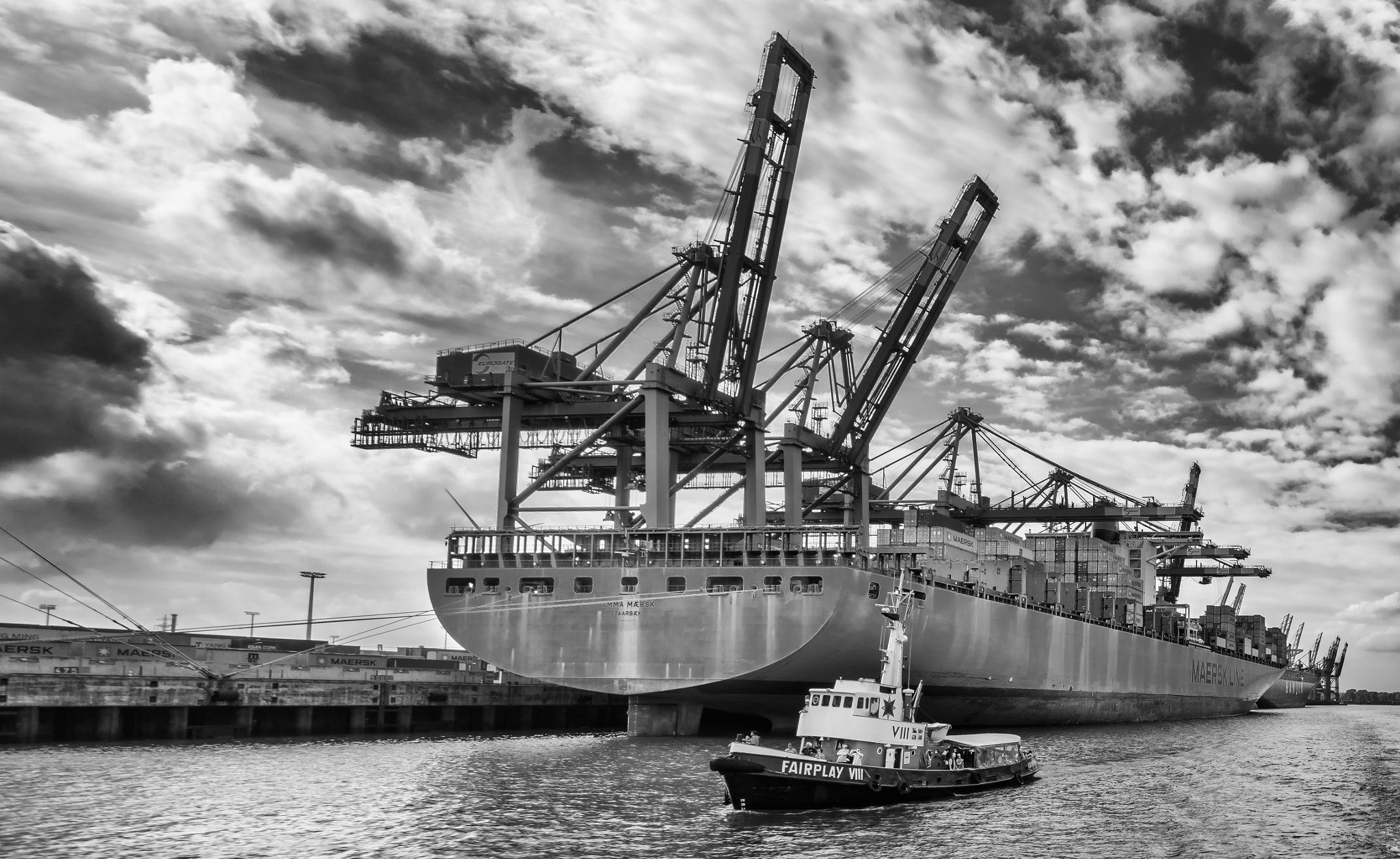E 21mm F2.8 sample photo. Port of hamburg bw photography