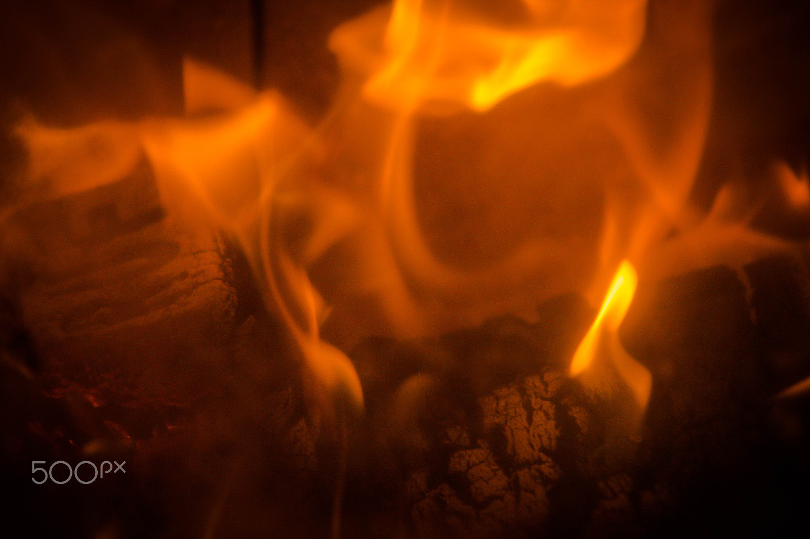 Canon EOS 100D (EOS Rebel SL1 / EOS Kiss X7) sample photo. Flames photography