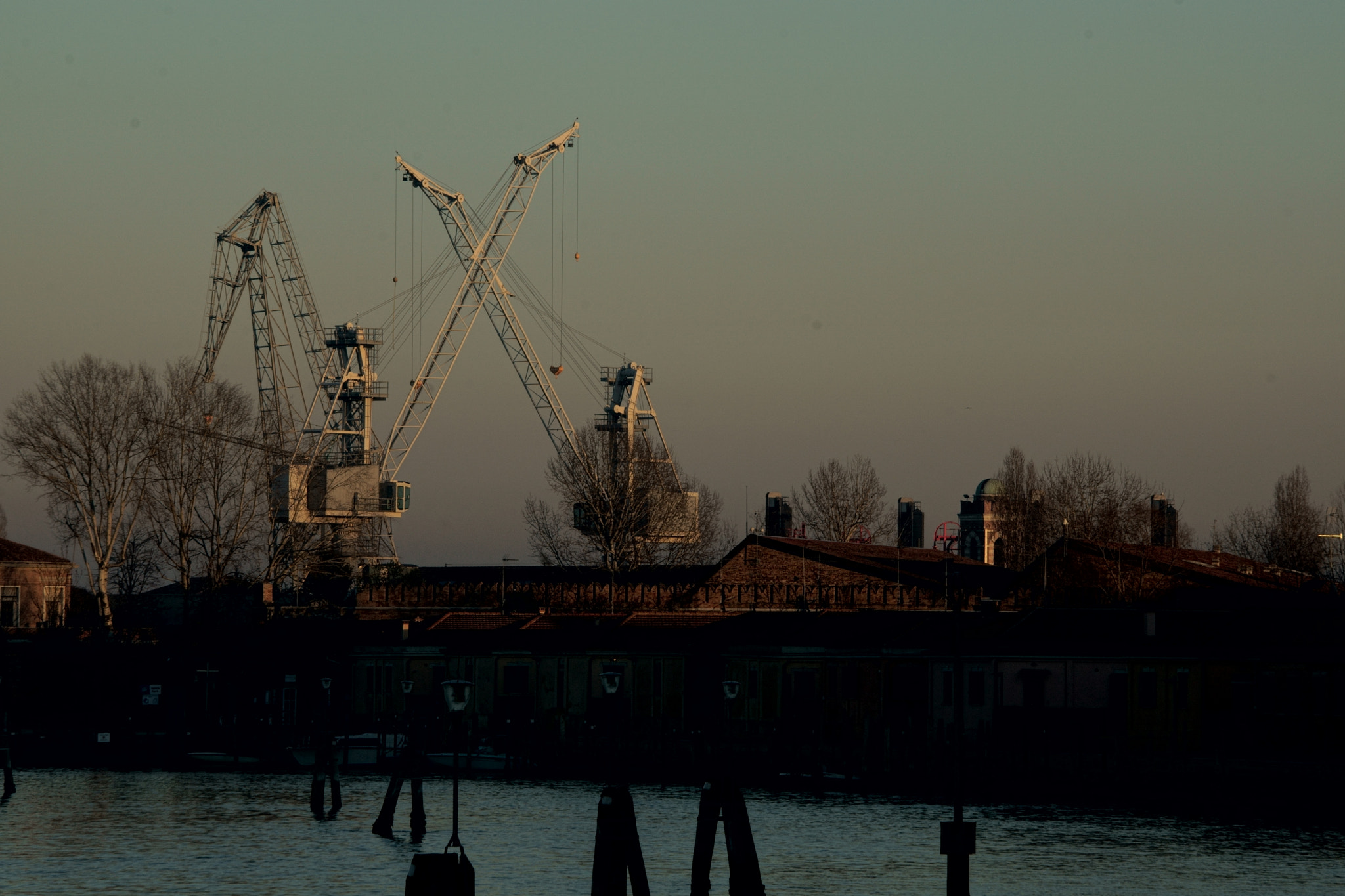 Sony a5100 + Sony FE 24-240mm F3.5-6.3 OSS sample photo. Sunset over venice's lagoon photography