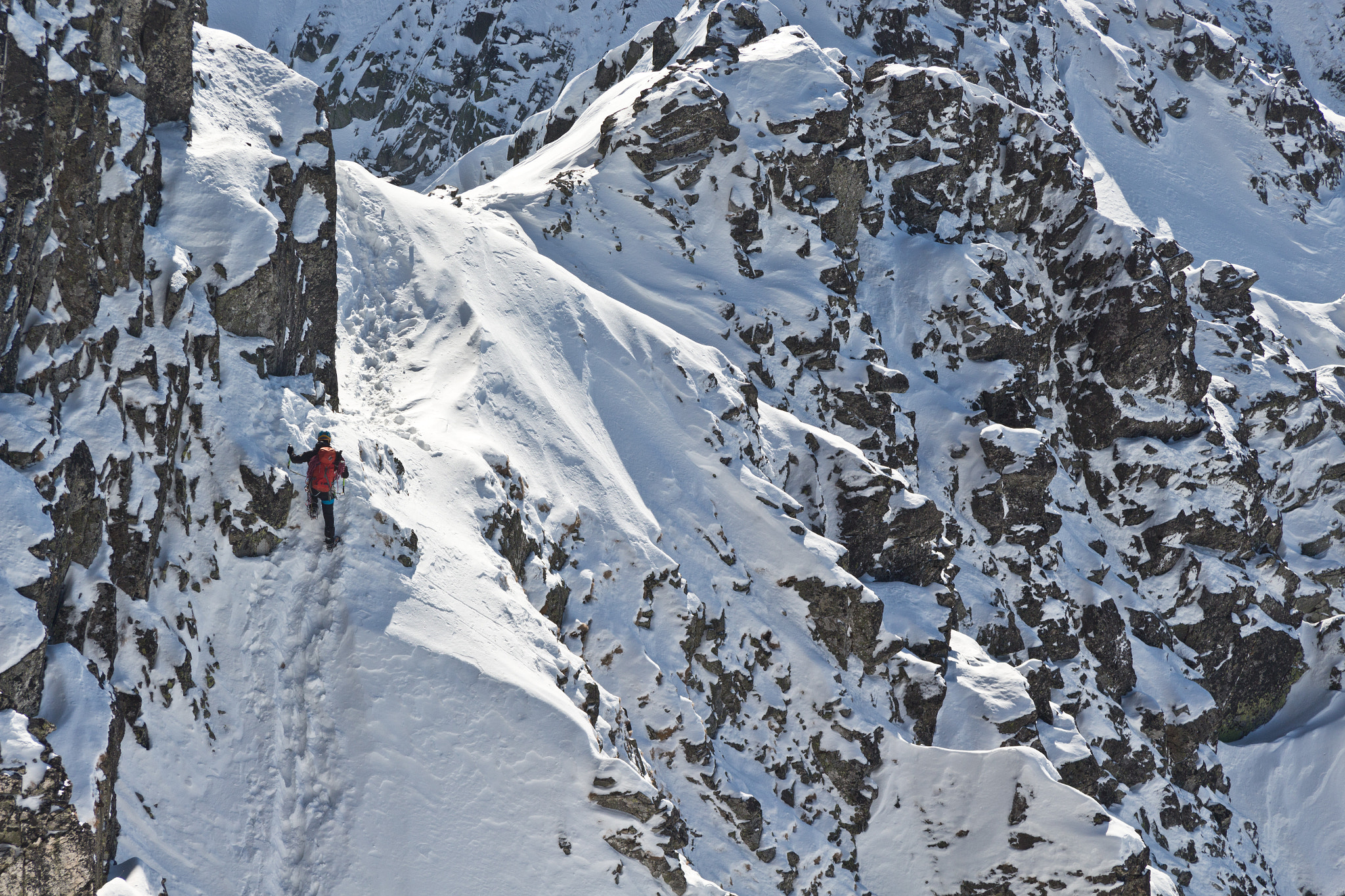 Canon EF-S 17-85mm F4-5.6 IS USM sample photo. Climber descending photography