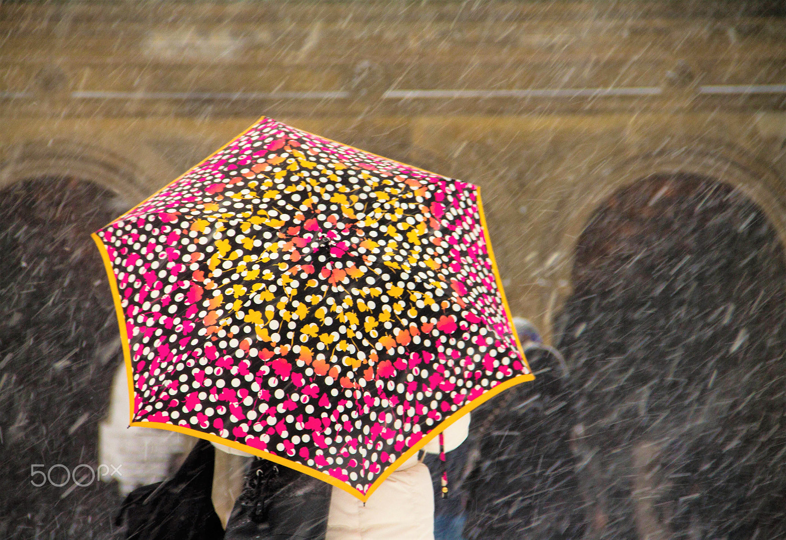Canon EF-S 18-135mm F3.5-5.6 IS sample photo. Lady with umbrella photography