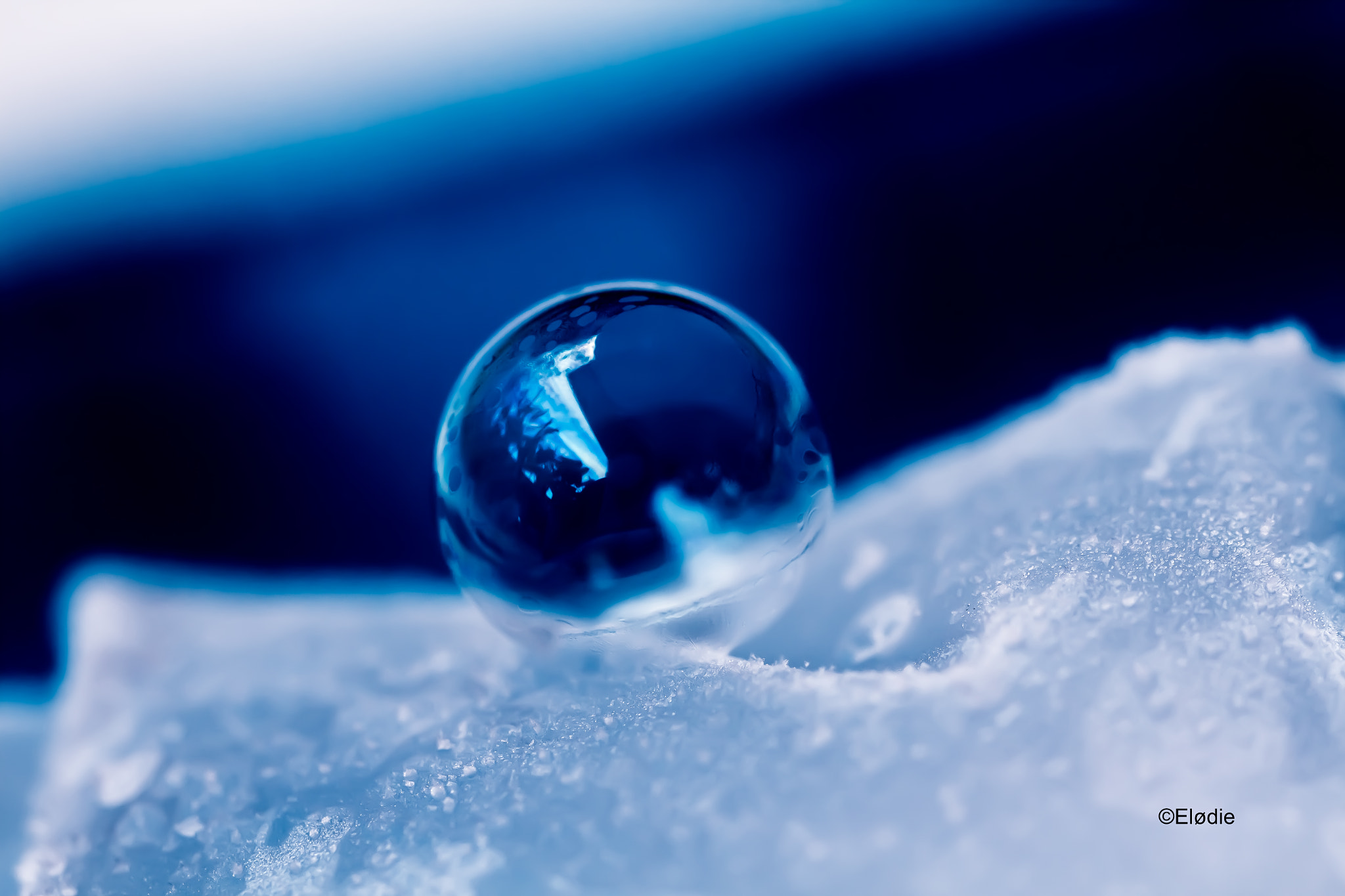 Canon EF 100mm F2.8L Macro IS USM sample photo. De glace photography