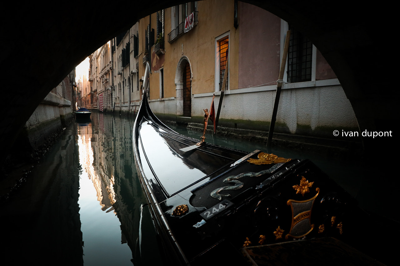 Canon EF-M 11-22mm F4-5.6 IS STM sample photo. Gondola in venezia, italia photography