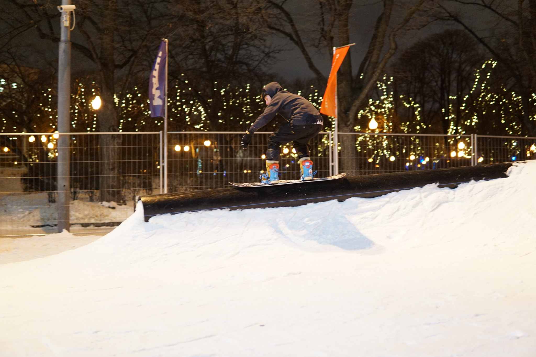 Sony a6000 + Sigma 30mm F1.4 DC DN | C sample photo. Snowboard park photography