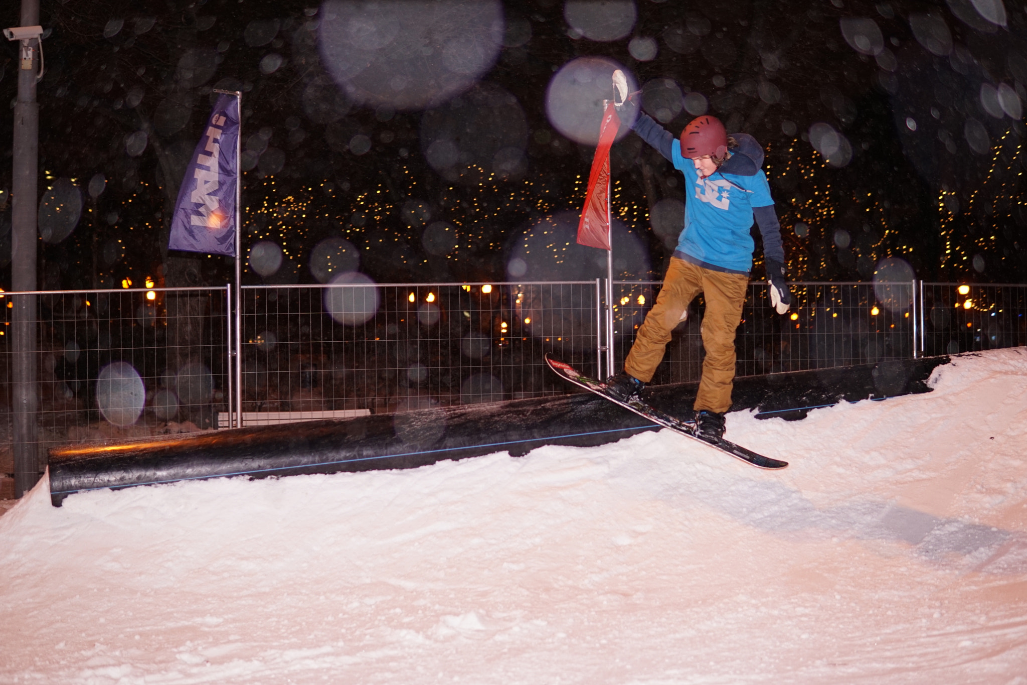 Sony a6000 + Sigma 30mm F1.4 DC DN | C sample photo. Snowboard park photography