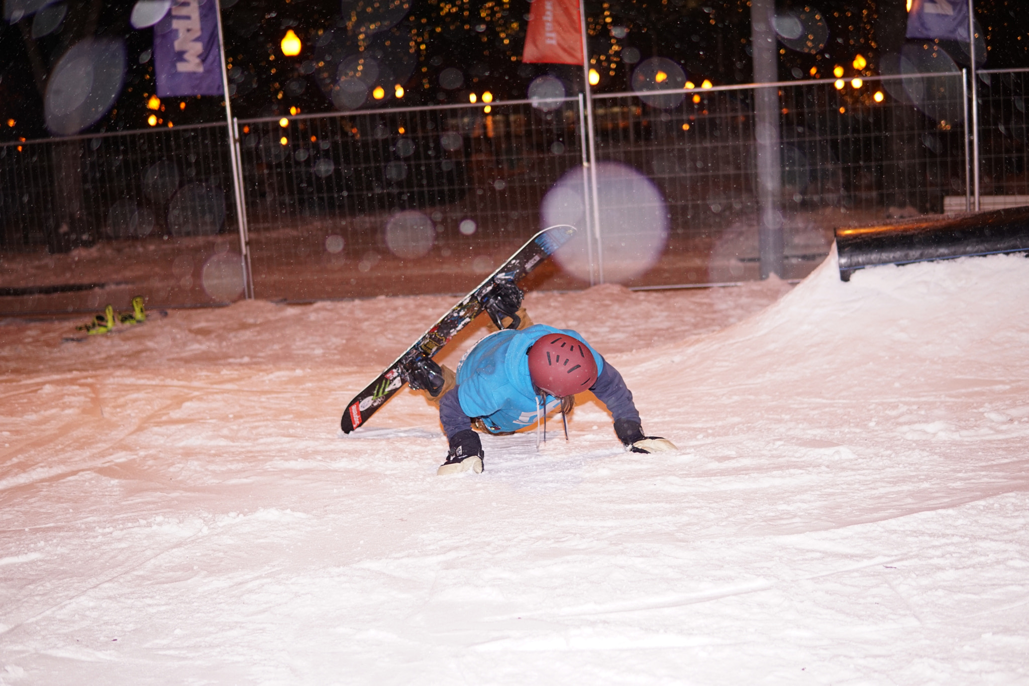 Sony a6000 + Sigma 30mm F1.4 DC DN | C sample photo. Snowboard park photography