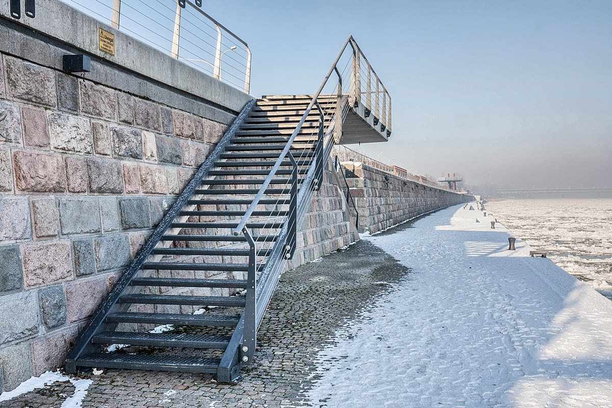 Canon EF 16-35mm F4L IS USM sample photo. Frozen boulevards photography